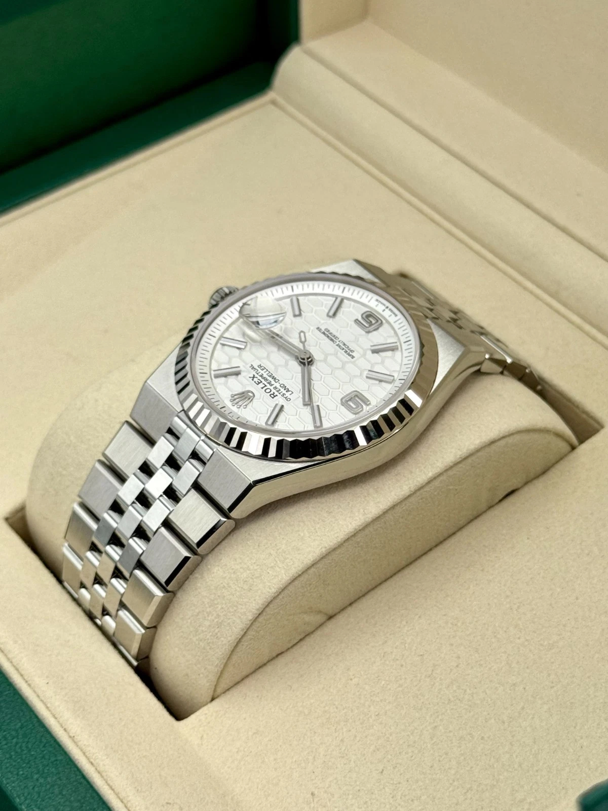 Rolex Land-Dweller 40mm M127334-0001 Super Clone Watch – Oyster Steel White Dial Replica