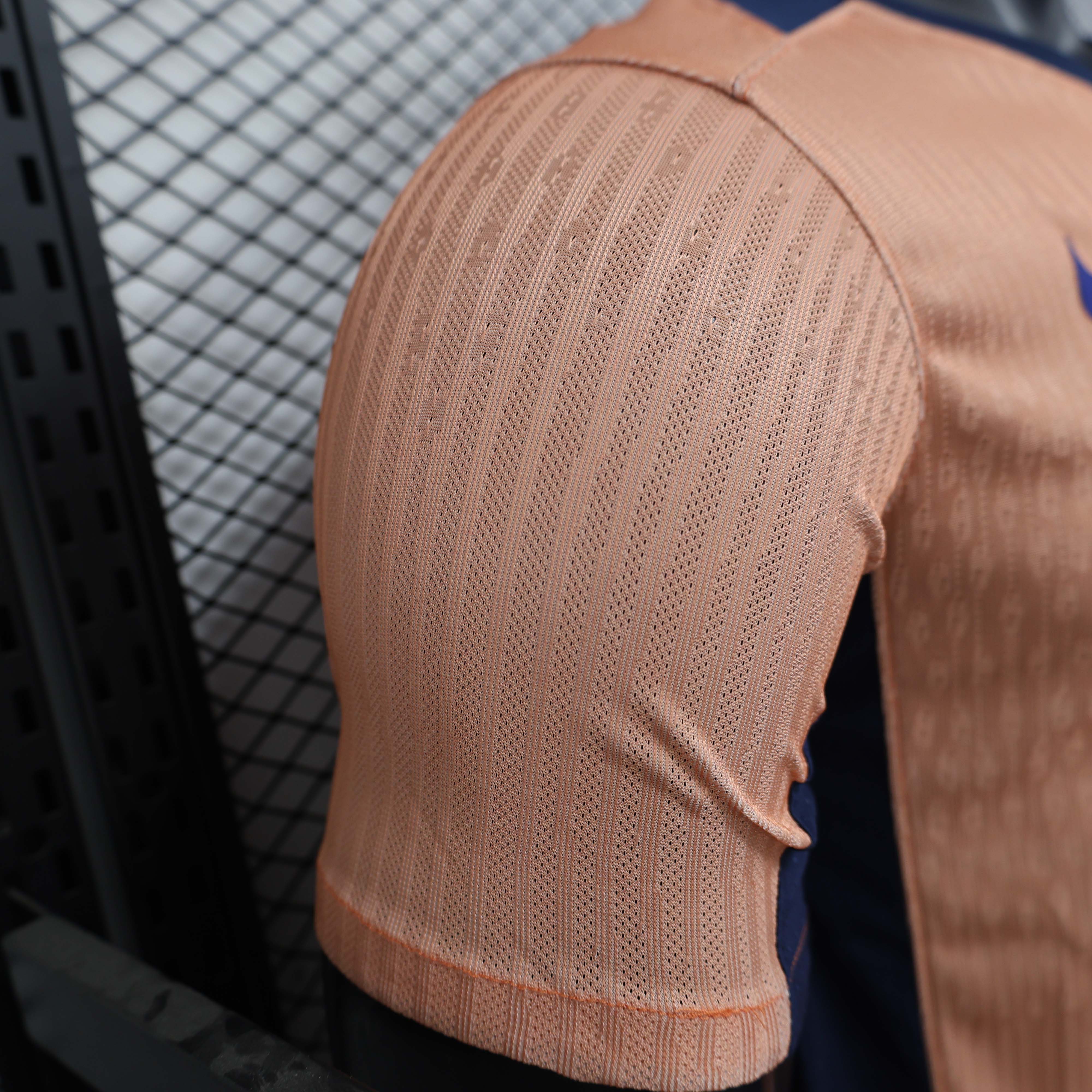 2025/2026 Player Version Barcelona Special Edition Pink Football Shirt 1:1 Thai Quality:football jersey mysite: unitedjerseyfootball 邓江浪:football