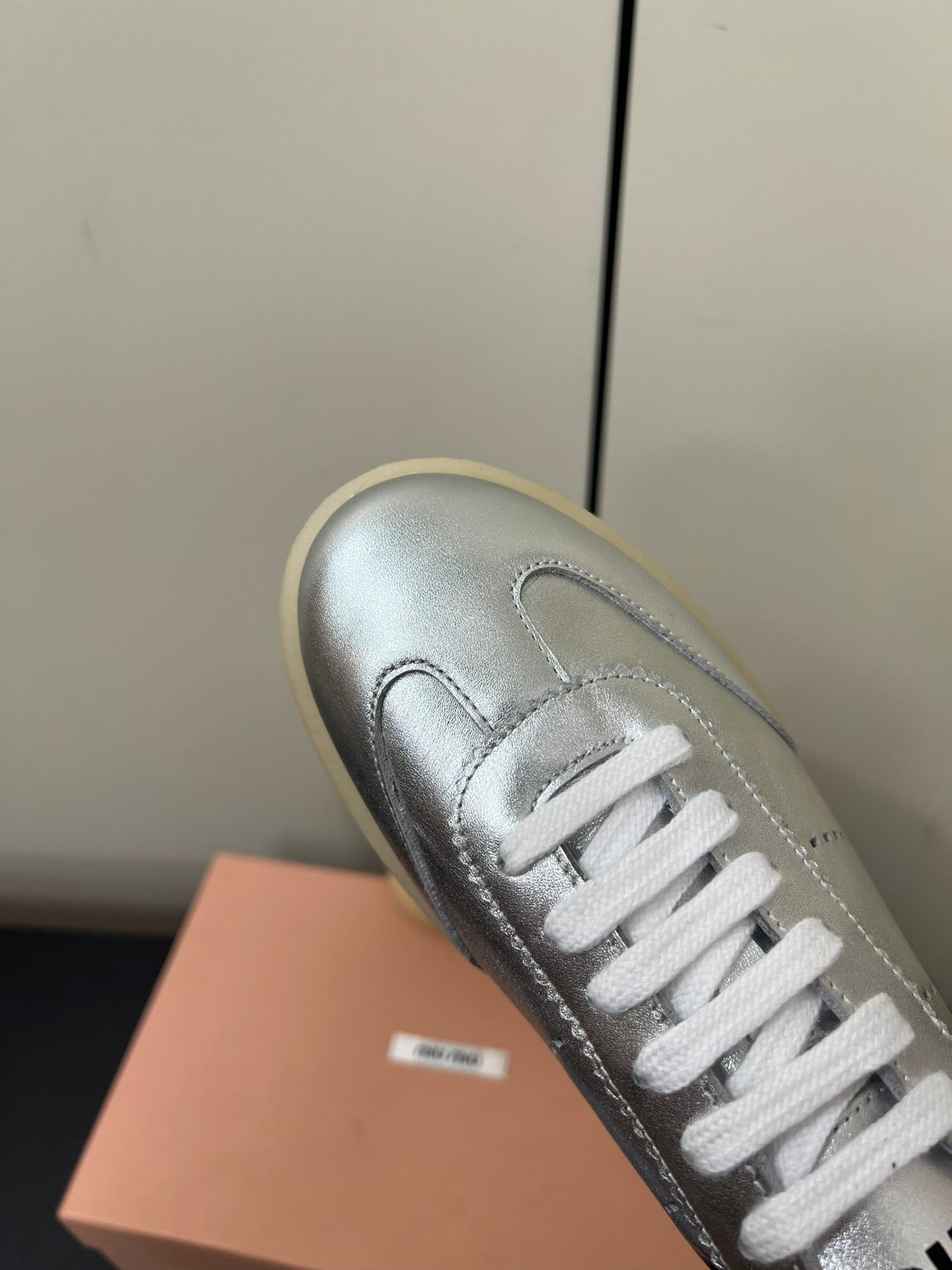 THICK-SOLED RETRO SNEAKERS IN SILVER METALLIC SMOOTH LAMBSKIN、mysite、Cacoeks