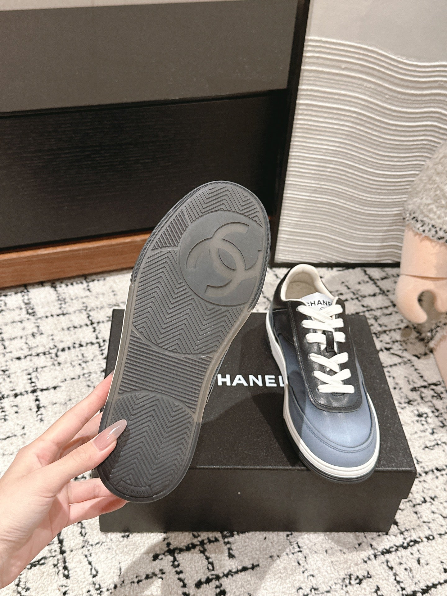 SNEAKER IN BLACK MIX COOL GRAY HAND-POLISHED CALFSKIN 977825、mysite、Cacoeks