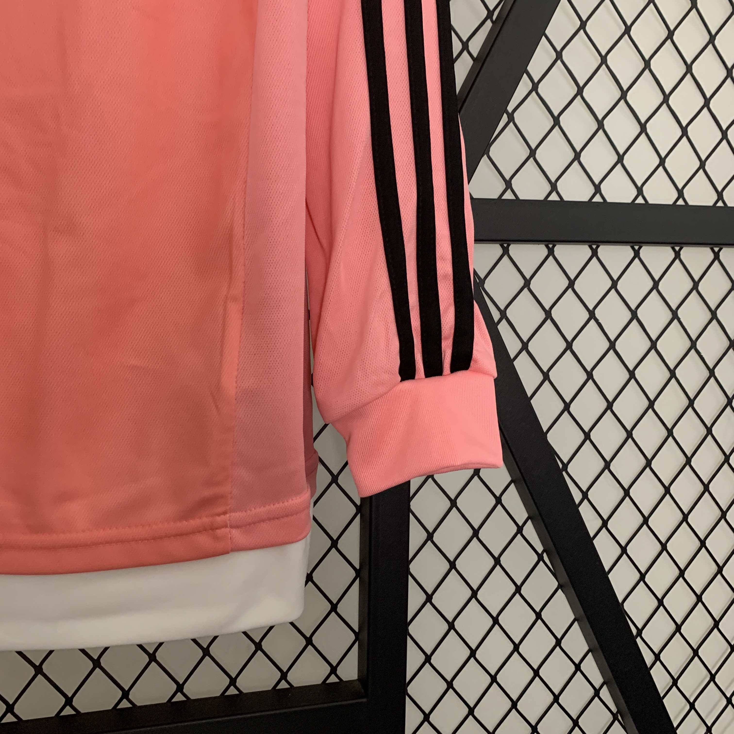 ManixJersey.com | Retro Juventus 15-16 Away Stadium Long Sleeve Jersey -Customize Name, Number and Patch | Worldwide Shipping