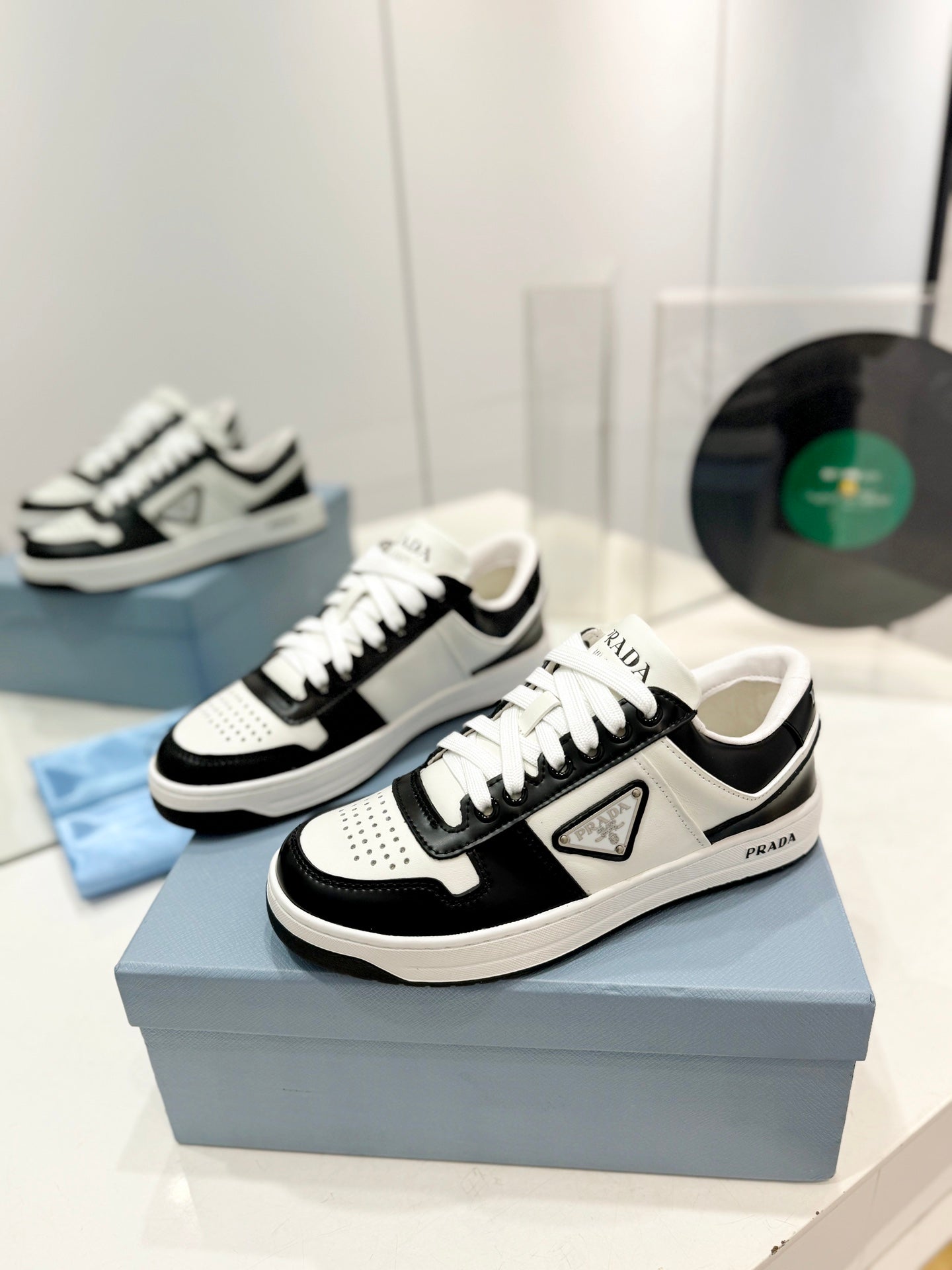 PRA DOWNTOWN PERFORATED SNEAKERS BLACK AND WHITE CALFSKIN、mysite、Cacoeks