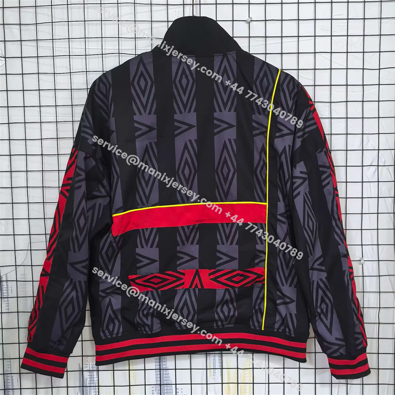 ManixJersey.com | Retro Manchester United 1993-95 Black Windbreaker Jacket -Customize Name, Number and Patch | Worldwide Shipping