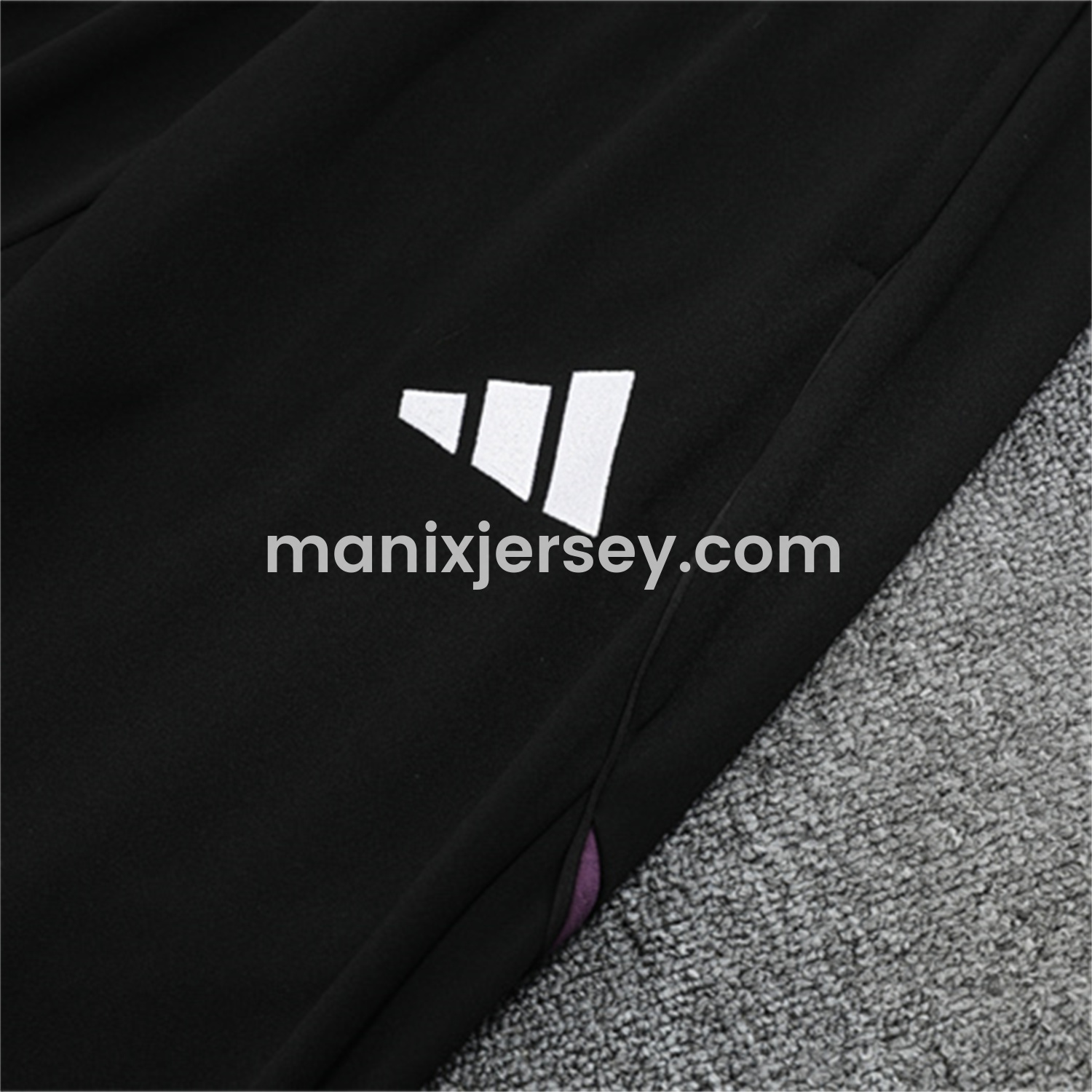 ManixJersey.com | Manchester United 25-26 Long Sleeves Training Set - Purple Top & Black Pants -Customize Name, Number and Patch | Worldwide Shipping