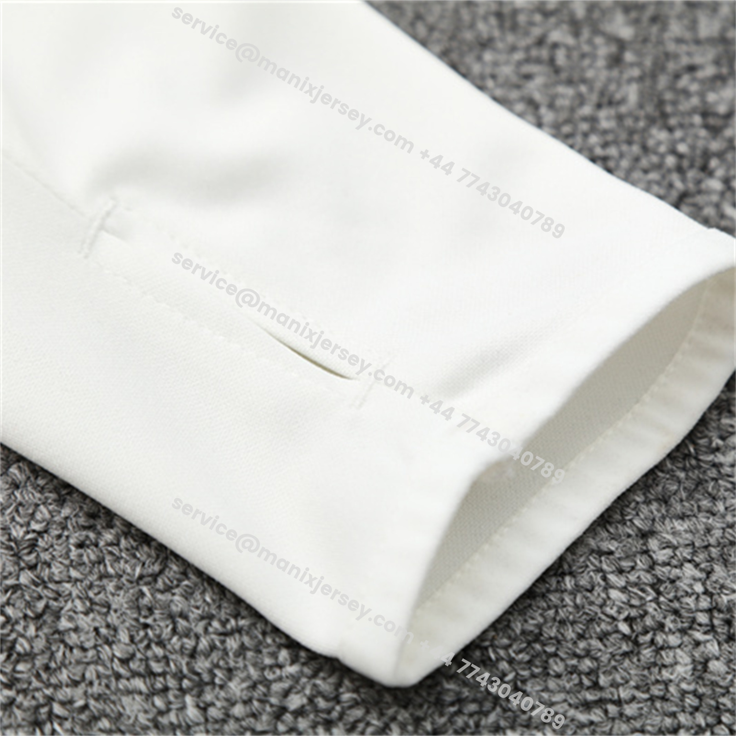 ManixJersey.com | Liver.pool 25-26 Long Sleeve Training Set - White Top & Black Pants -Customize Name, Number and Patch | Worldwide Shipping