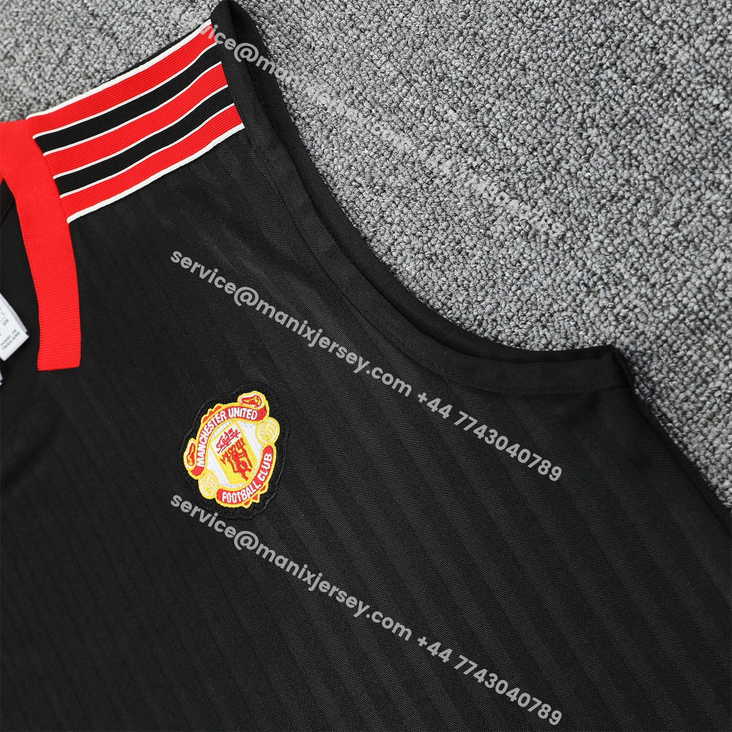 ManixJersey.com | Manchester United 25-26 Vest Training Set - Red Retro Logo Black Vest & Black Shorts -Customize Name, Number and Patch | Worldwide Shipping