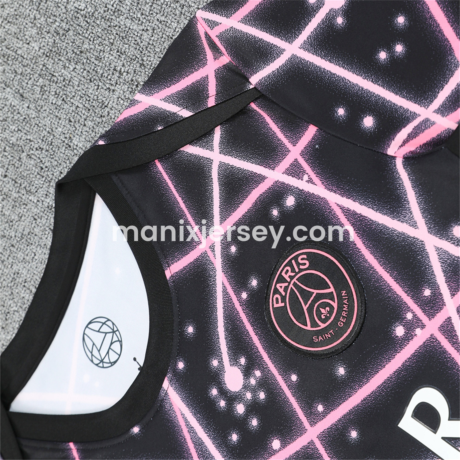 ManixJersey.com | Paris Saint-Germain PSG 25-26 Short-Sleeve Training Set - Pink Fluorescent Rays Black Top & Black Shorts -Customize Name, Number and Patch | Worldwide Shipping