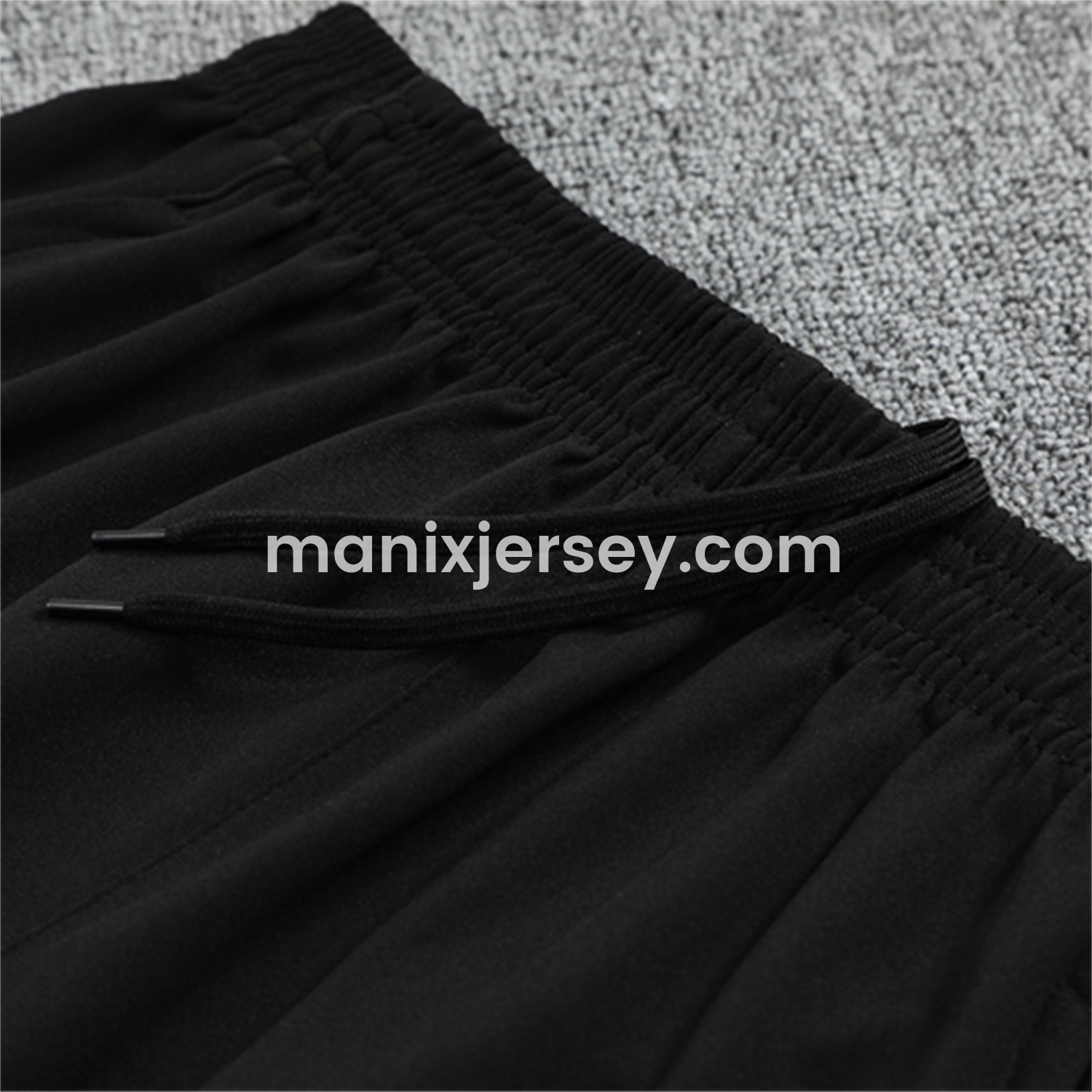 ManixJersey.com | Manchester United 25-26 Kid Long Sleeves Training Set - Black Top & Black Pants -Customize Name, Number and Patch | Worldwide Shipping