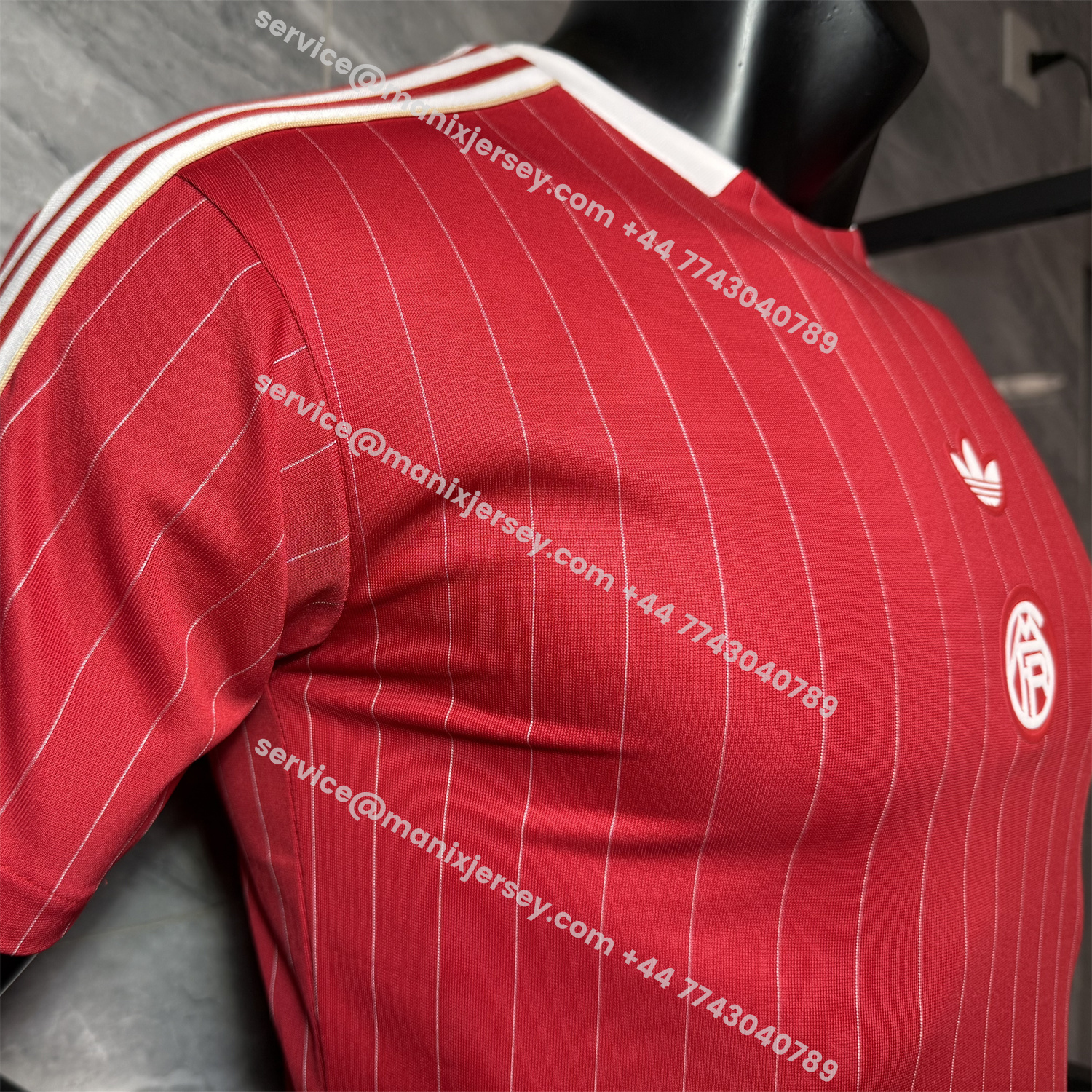 ManixJersey.com | Bayern Munich 25-26 Trefoil Red And White Travel Jersey - Player Version -Customize Name, Number and Patch | Worldwide Shipping