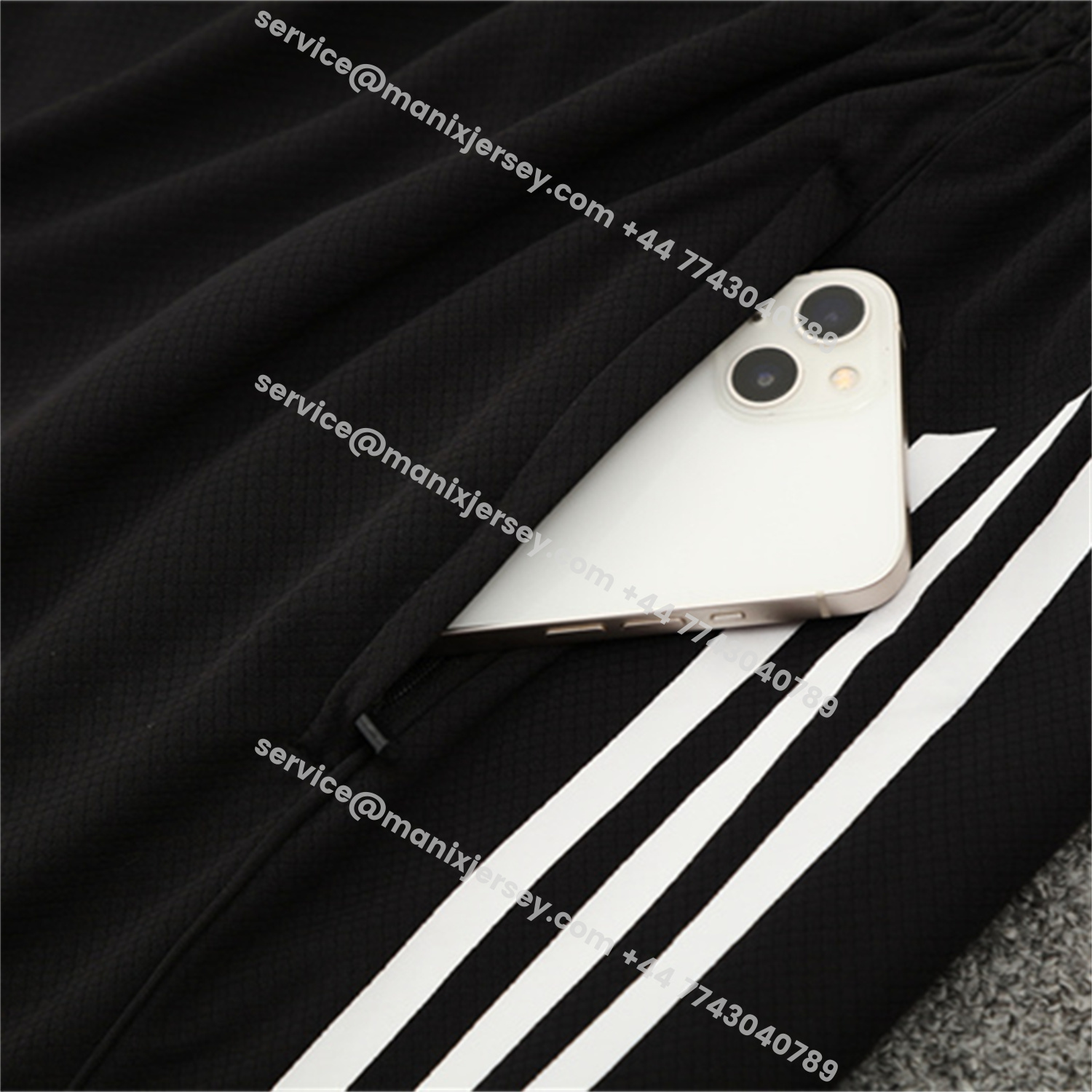 ManixJersey.com | Manchester United 25-26 Short-Sleeve Training Set - White Purple Top & Black Shorts -Customize Name, Number and Patch | Worldwide Shipping