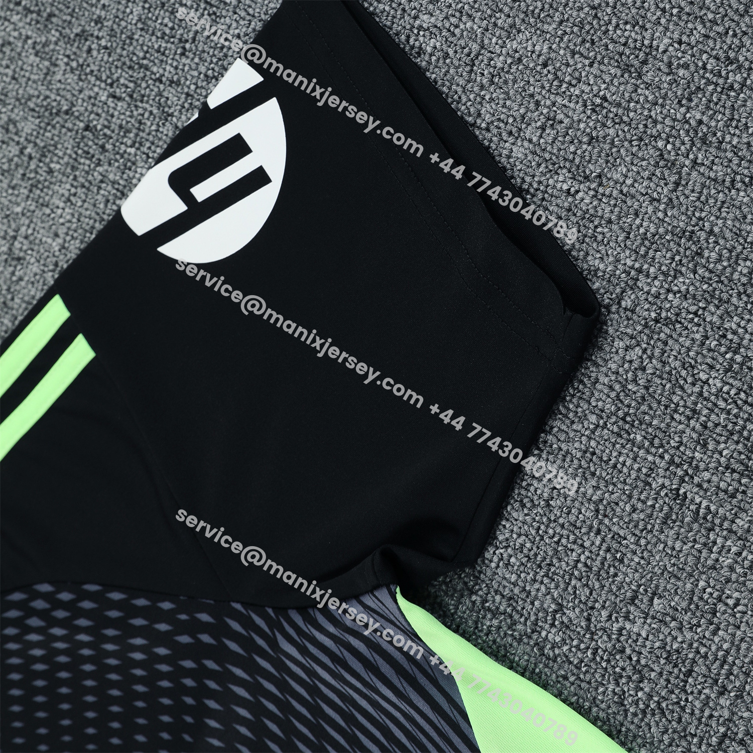 ManixJersey.com | Real Madrid 25-26 Short-Sleeve Training Set - Deep Gray Top & Gray Shorts -Customize Name, Number and Patch | Worldwide Shipping