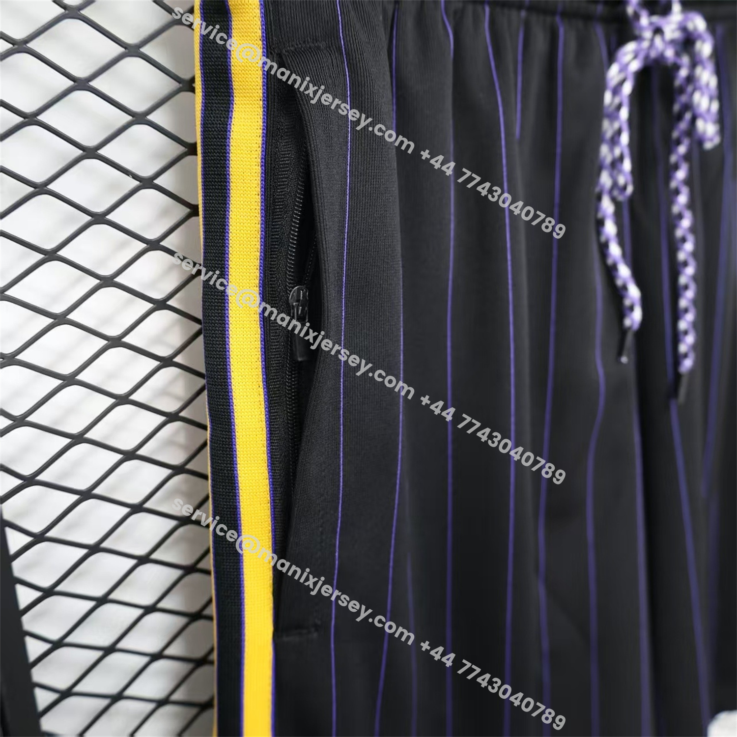 ManixJersey.com | Manchester United 25-26 Trefoil Black Travel Shorts - Player Version -Customize Name, Number and Patch | Worldwide Shipping