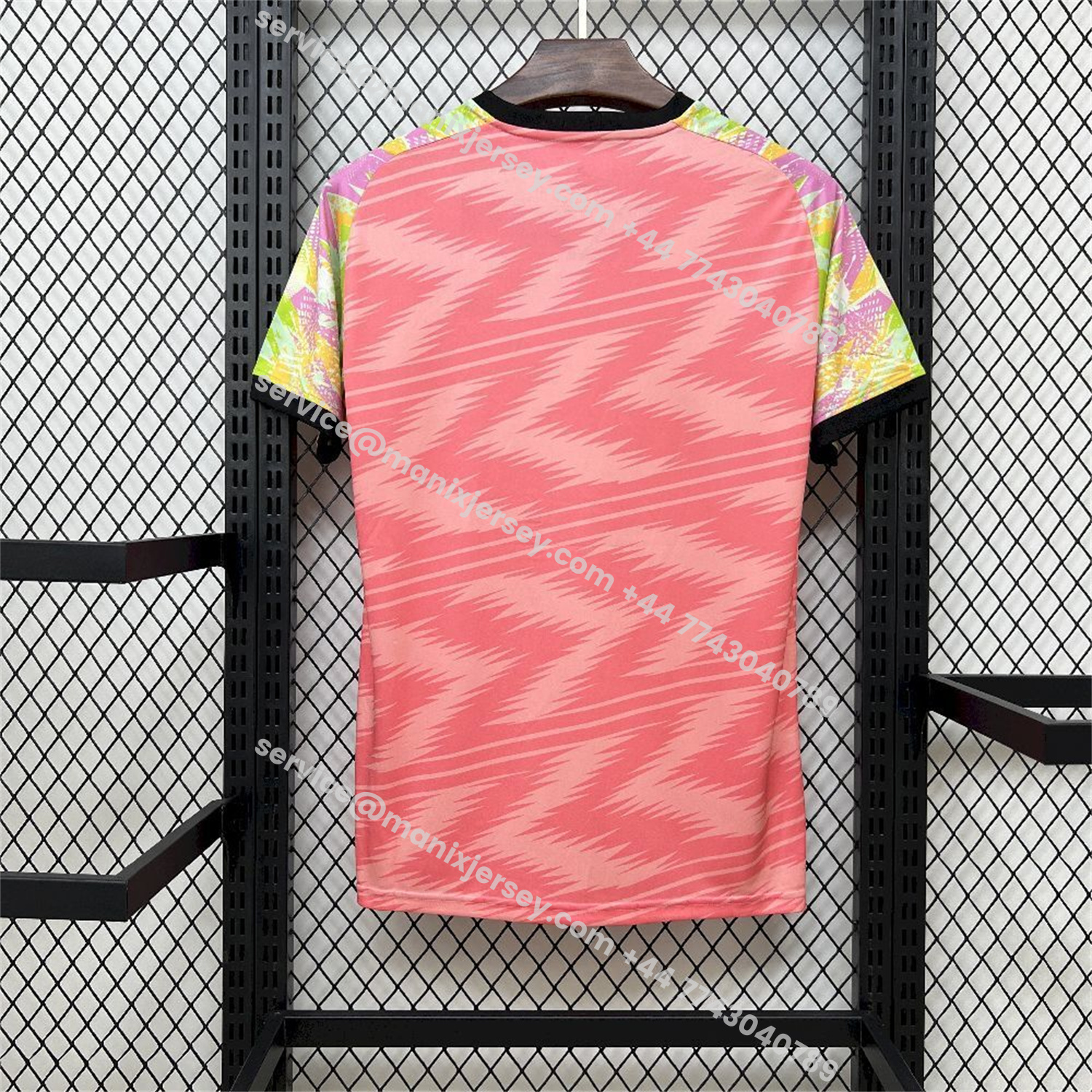 ManixJersey.com | Real Madrid 25-26 Pink And Green Pre-Match Training Jersey - Fans Version -Customize Name, Number and Patch | Worldwide Shipping