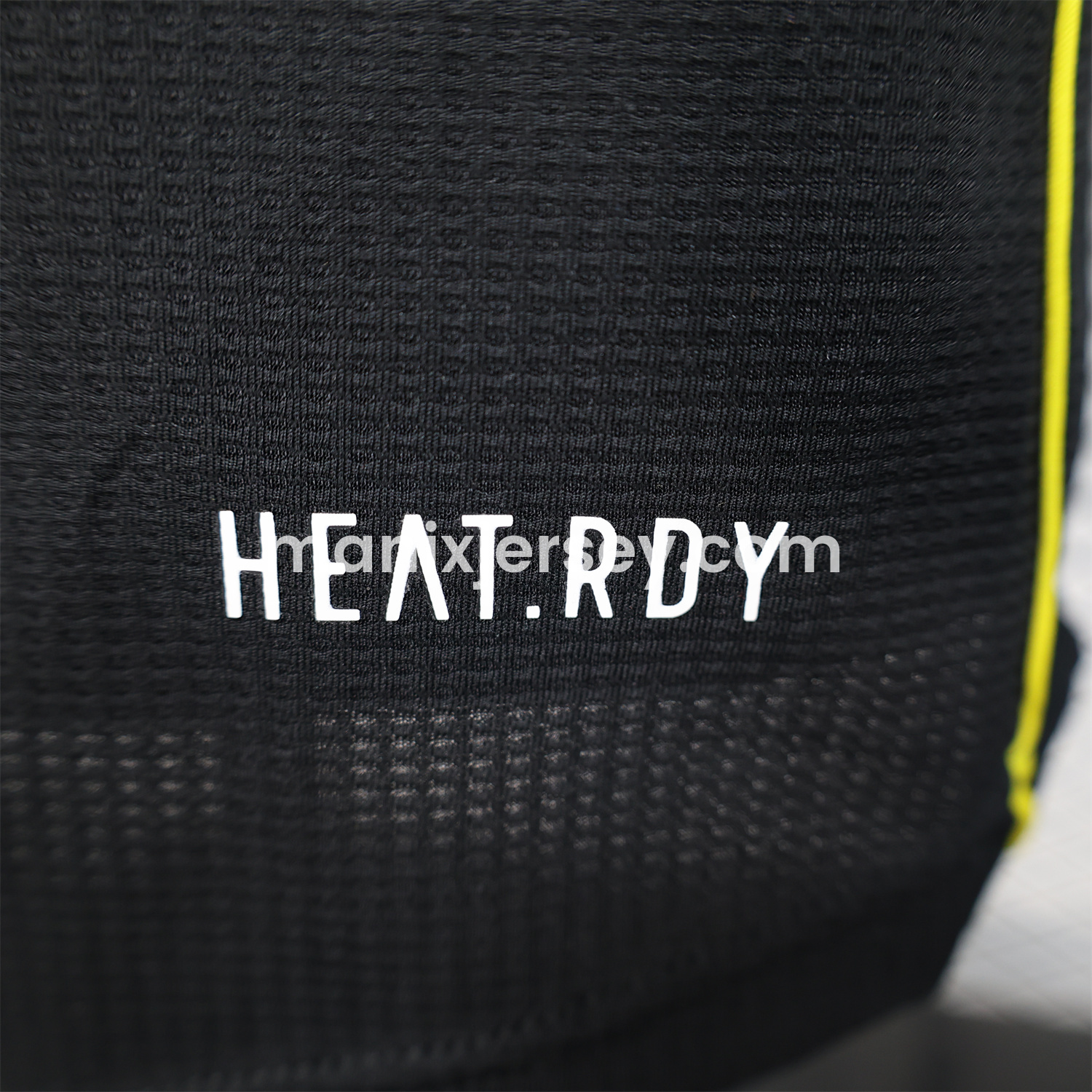 ManixJersey.com | Algeria 25-26 Pure Black Jersey with Yellow Line - Player Version -Customize Name, Number and Patch | Worldwide Shipping