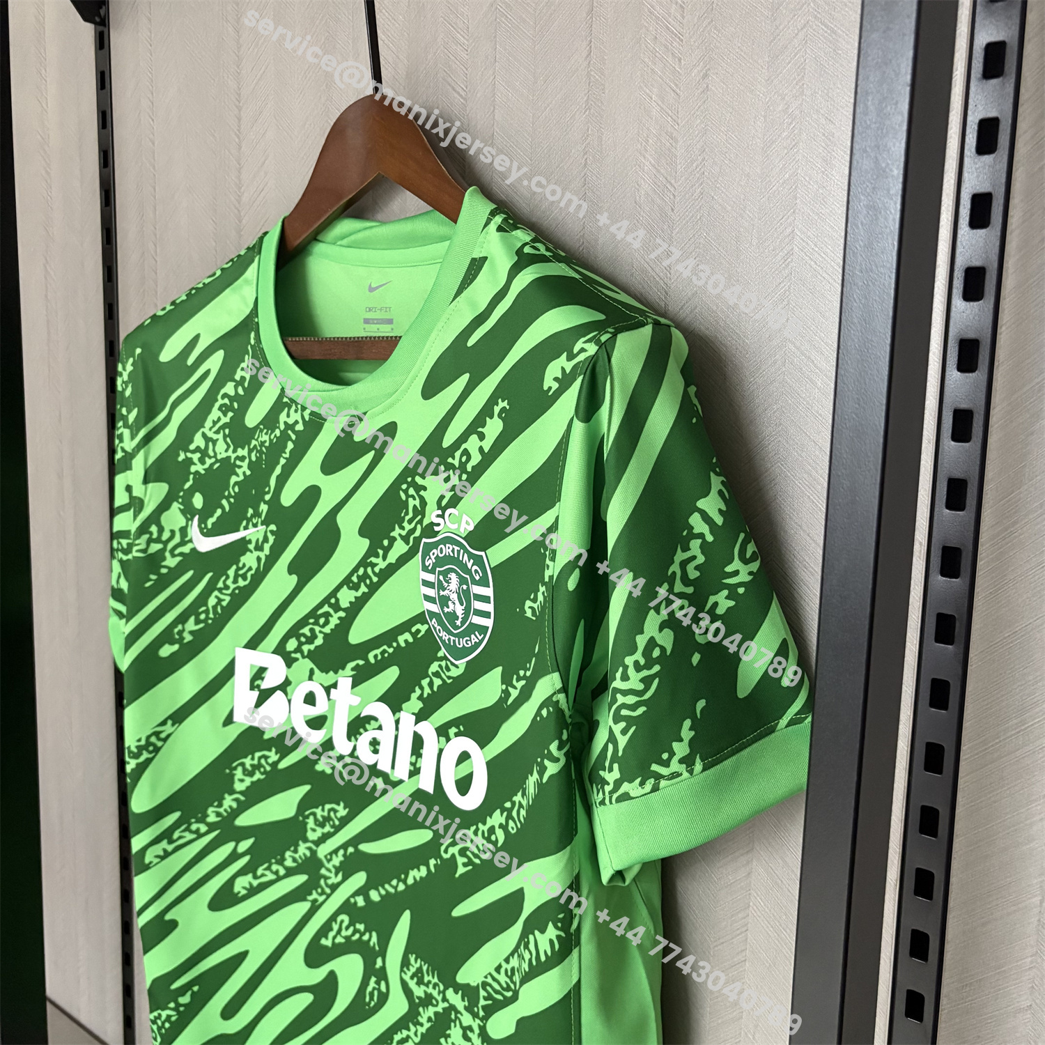 ManixJersey.com | Sporting CP 25-26 Green Goalkeeper Jersey - Fans Version -Customize Name, Number and Patch | Worldwide Shipping