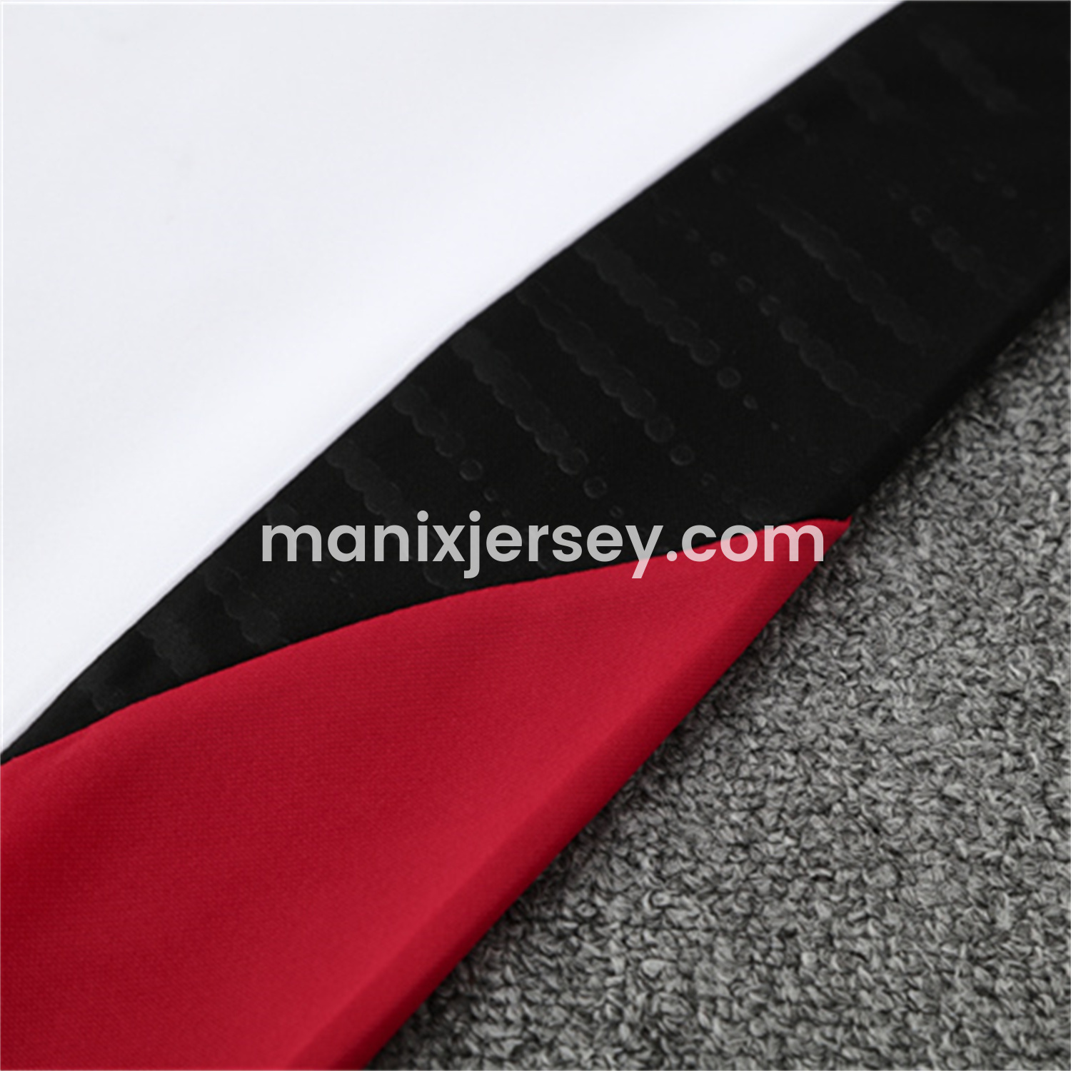 ManixJersey.com | Manchester United 25-26 Kid Long Sleeves Training Set - White Top & Black Pants -Customize Name, Number and Patch | Worldwide Shipping