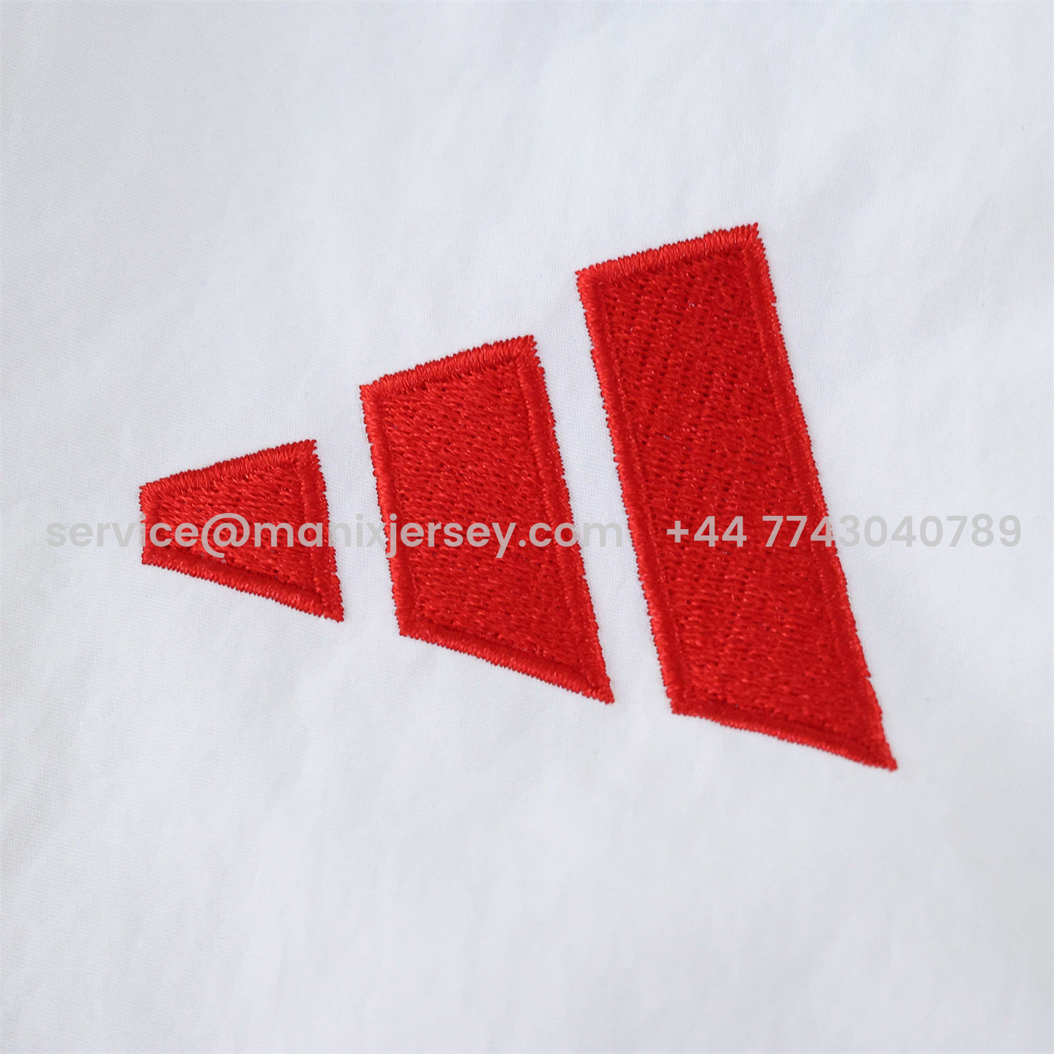 ManixJersey.com | River Plate 25-26 Throwback Windbreaker Jacket - White -Customize Name, Number and Patch | Worldwide Shipping