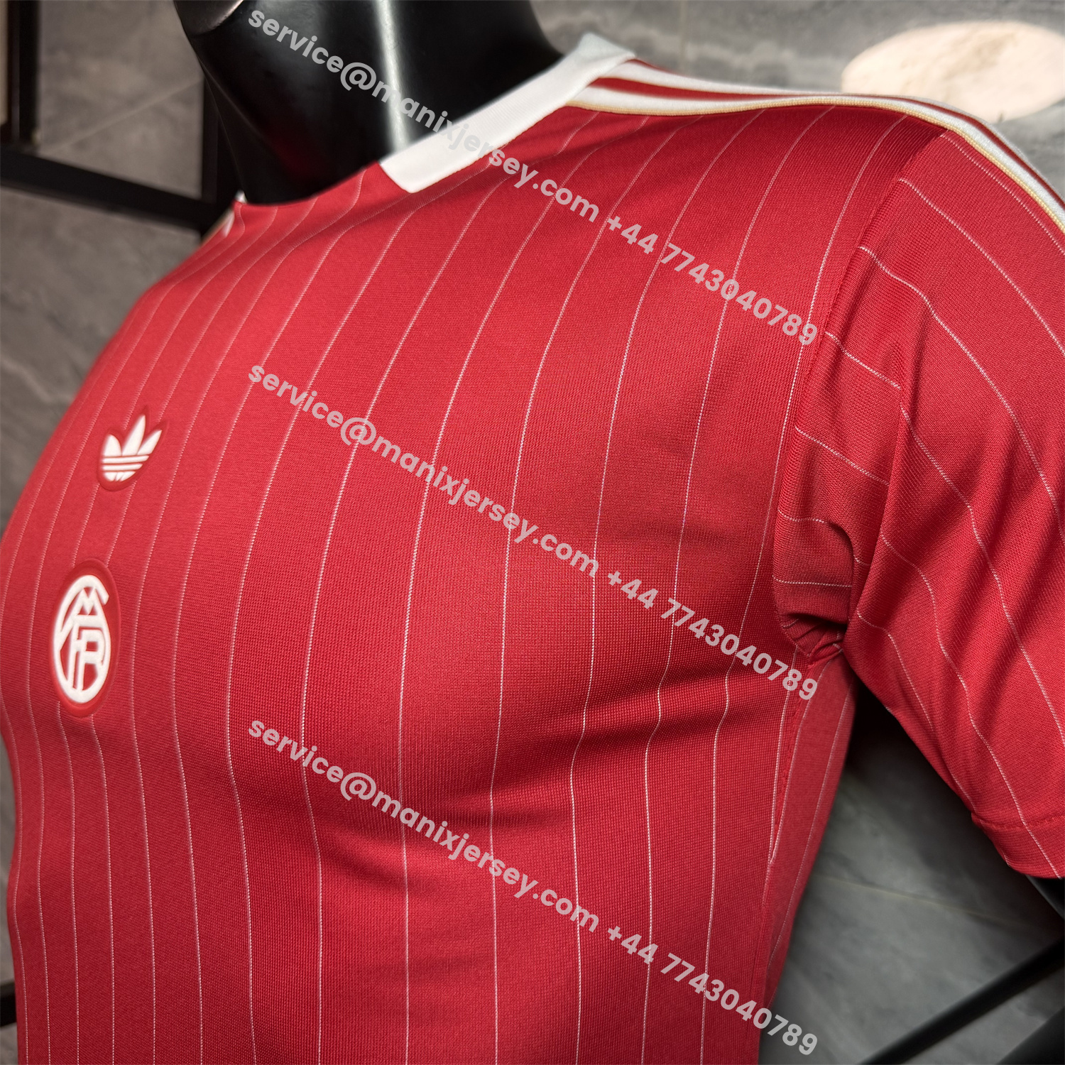 ManixJersey.com | Bayern Munich 25-26 Trefoil Red And White Travel Jersey - Player Version -Customize Name, Number and Patch | Worldwide Shipping