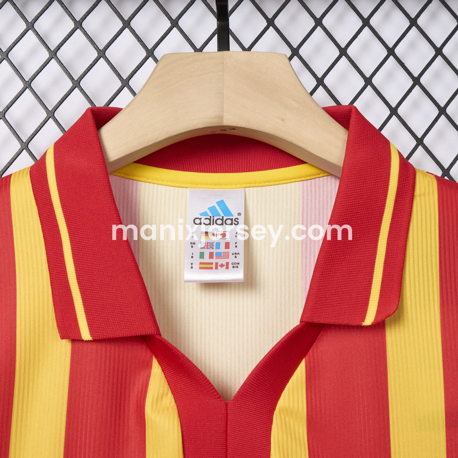 ManixJersey.com | Retro Galatasaray 2000-01 Home Jersey -Customize Name, Number and Patch | Worldwide Shipping