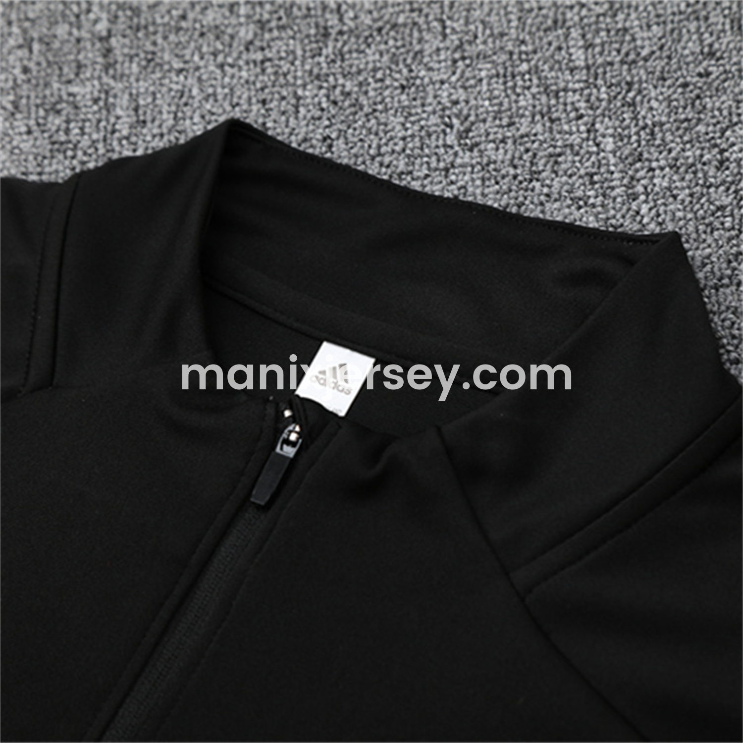 ManixJersey.com | Bayern Munich 25-26 Kid Long Sleeves Training Set - Black Top & Black Pants -Customize Name, Number and Patch | Worldwide Shipping