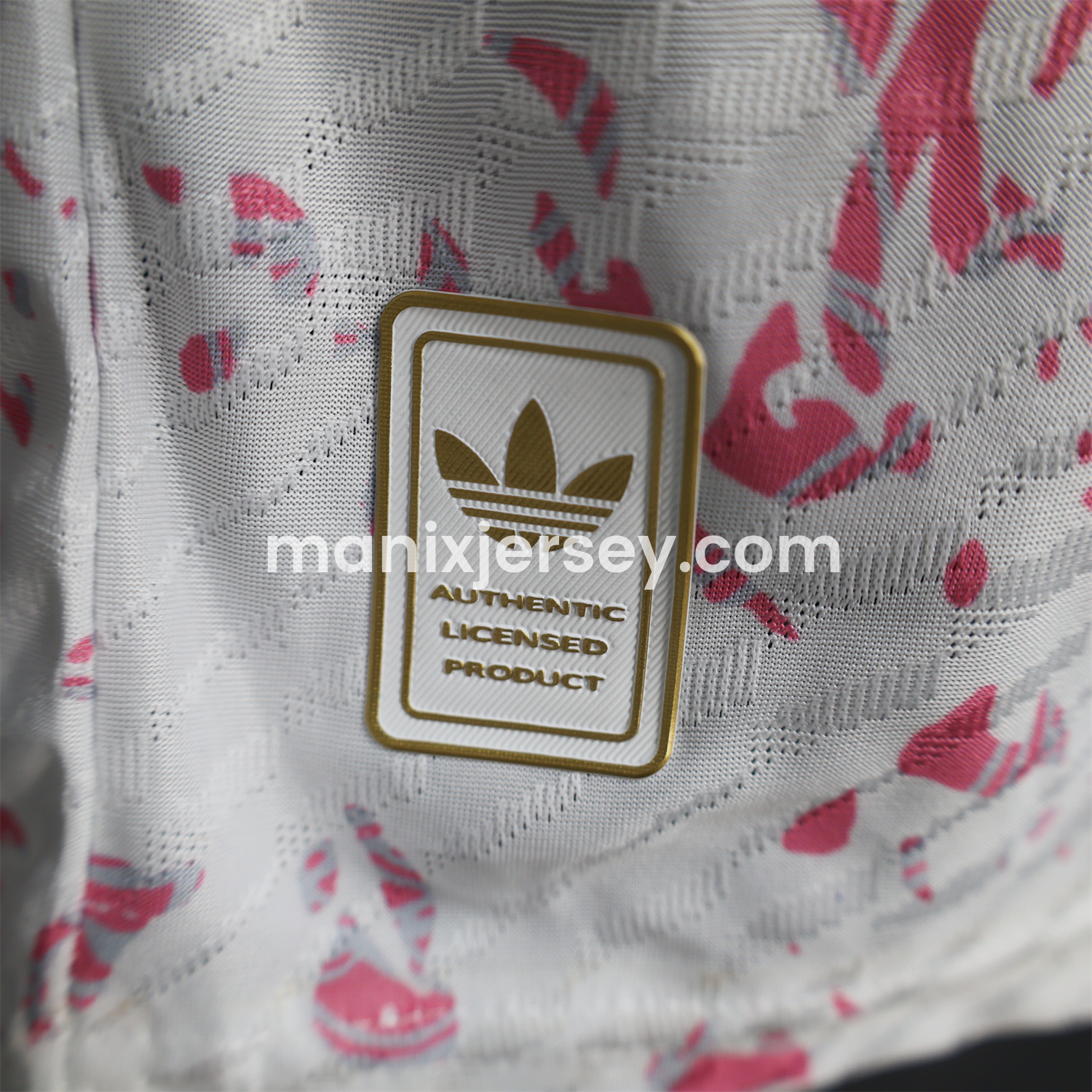 ManixJersey.com | Real Madrid 25-26 Pink and White Gradient Chinese and Western Style Dragon Jersey - Player Version -Customize Name, Number and Patch | Worldwide Shipping