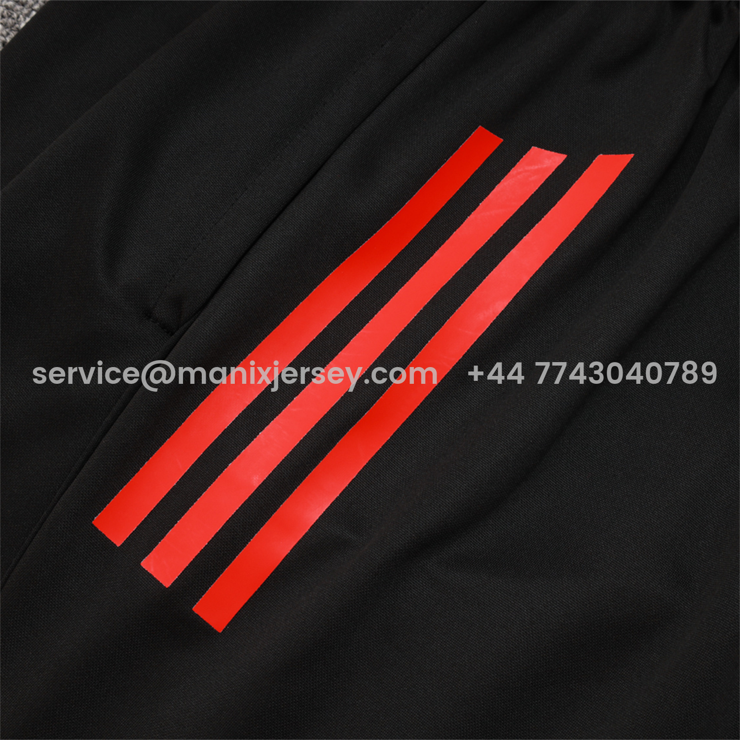 ManixJersey.com | Liver.pool 25-26 Vest Training Set - Black Vest & Black Shorts -Customize Name, Number and Patch | Worldwide Shipping