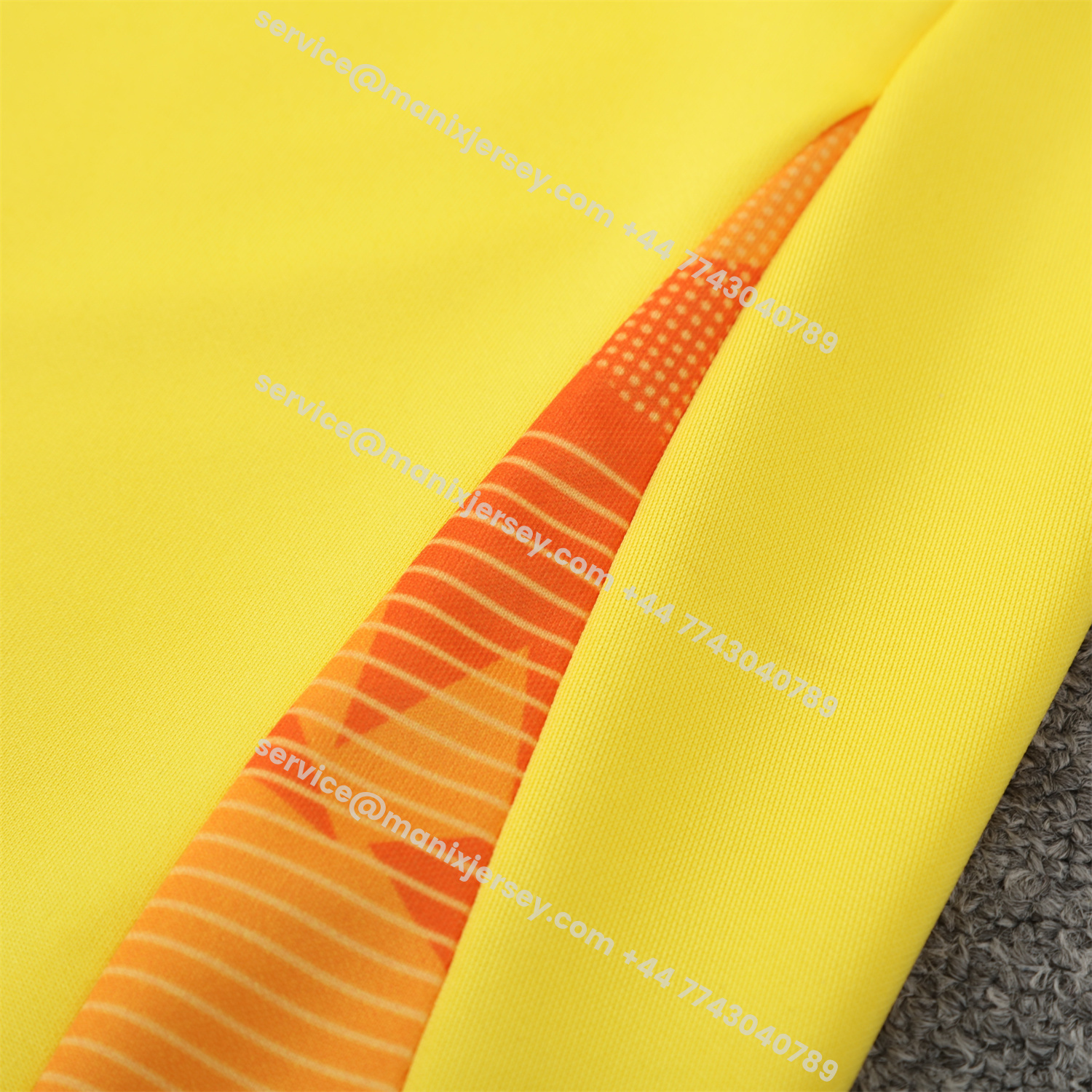 ManixJersey.com | Atletico Mineiro 25-26 Long Sleeve Training Set - Yellow Top & Black Pants -Customize Name, Number and Patch | Worldwide Shipping