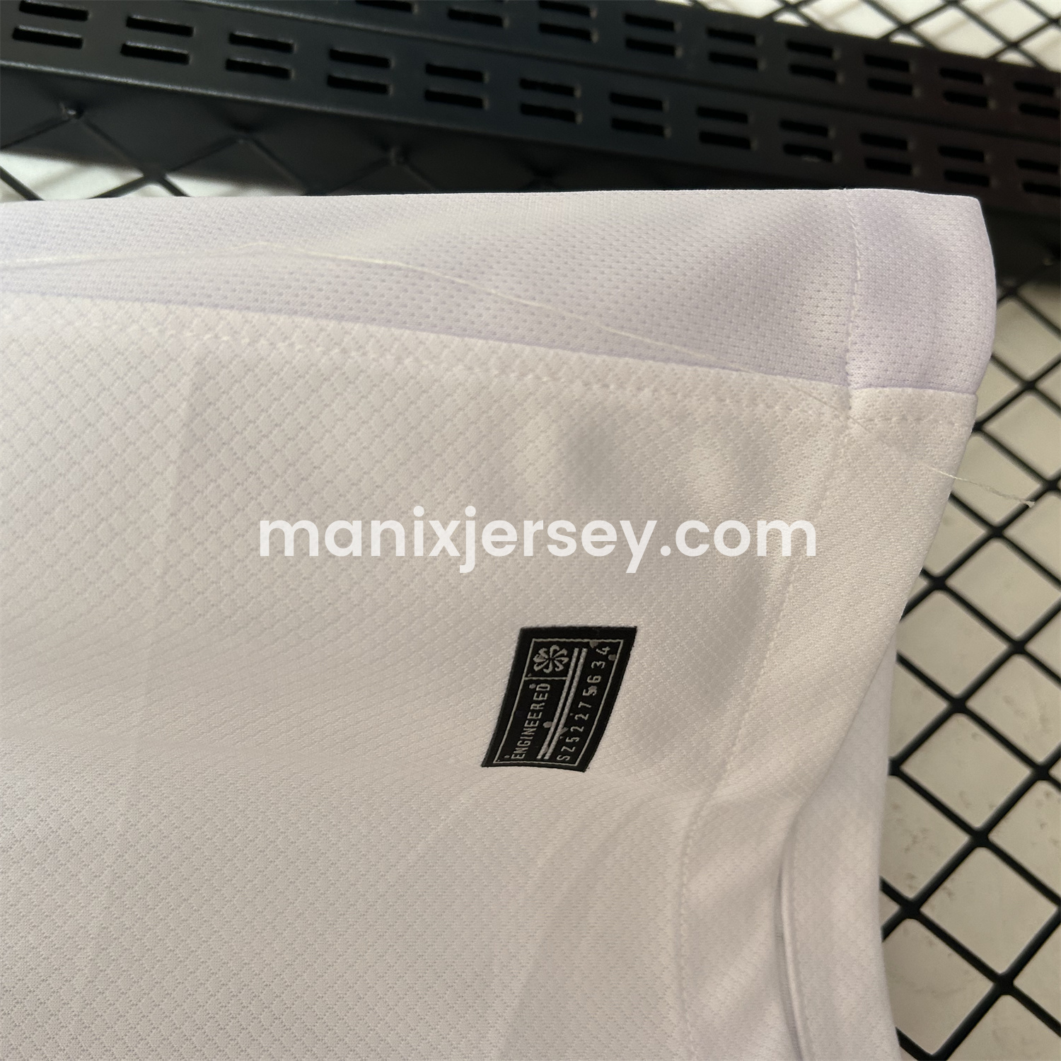 ManixJersey.com | Barcelona 24-25 White GK Pre-match Training Jersey - Fans Version -Customize Name, Number and Patch | Worldwide Shipping