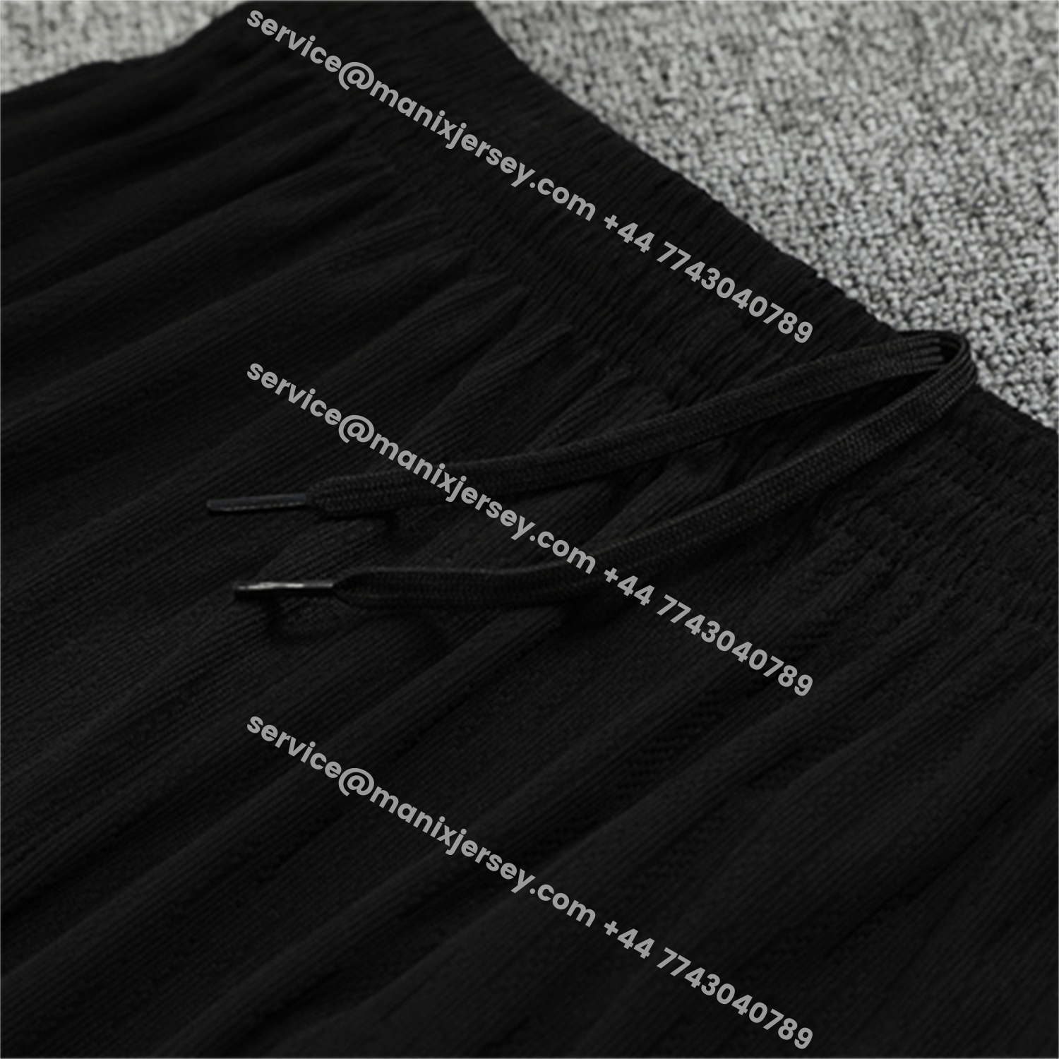 ManixJersey.com | Paris Saint-Germain PSG 25-26 Long Sleeve Training Set - Player Version - White Top and Black Pants -Customize Name, Number and Patch | Worldwide Shipping