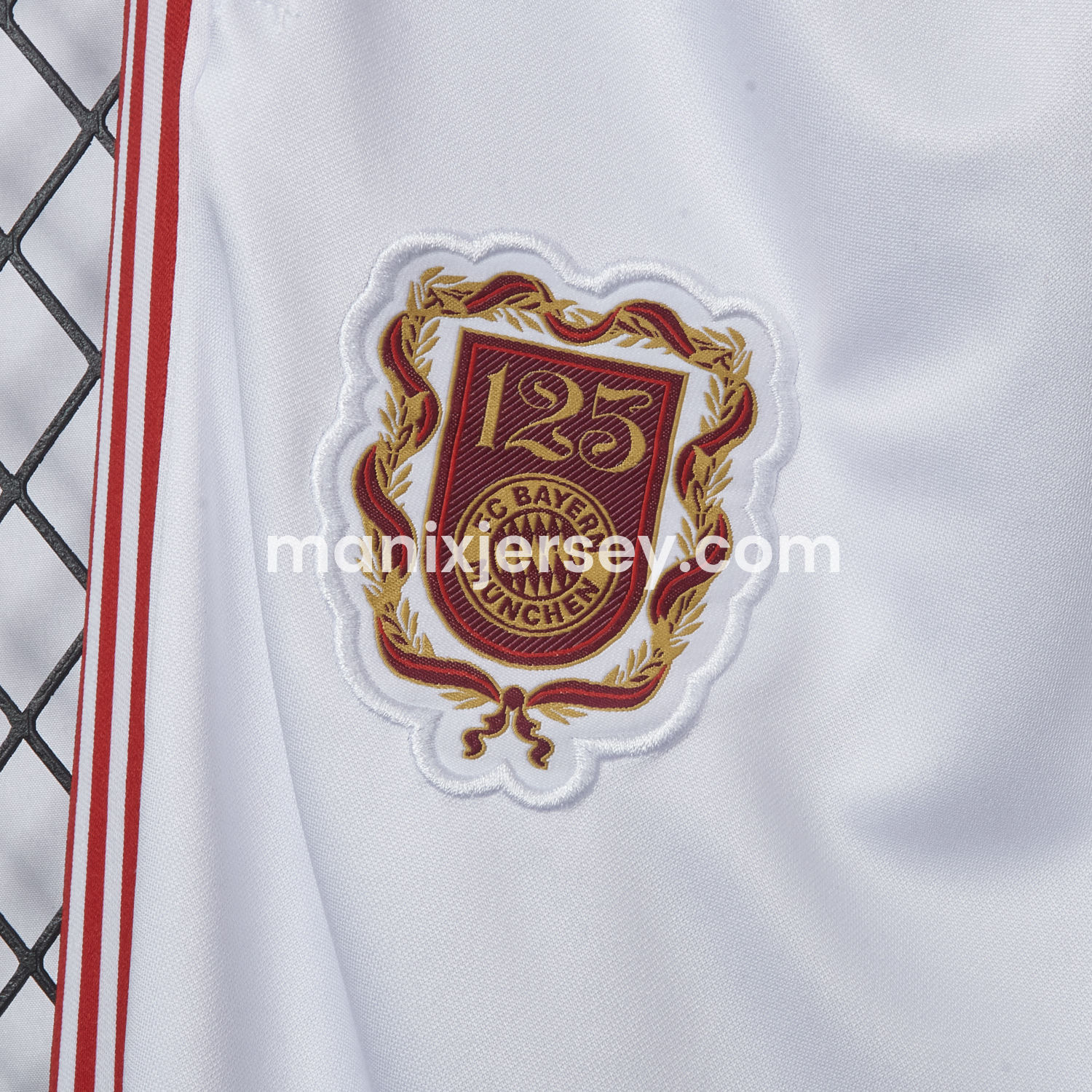 ManixJersey.com | Bayern Munich 2025 125th Anniversary 1/4-Zip Long Sleeves Training Set - White -Customize Name, Number and Patch | Worldwide Shipping