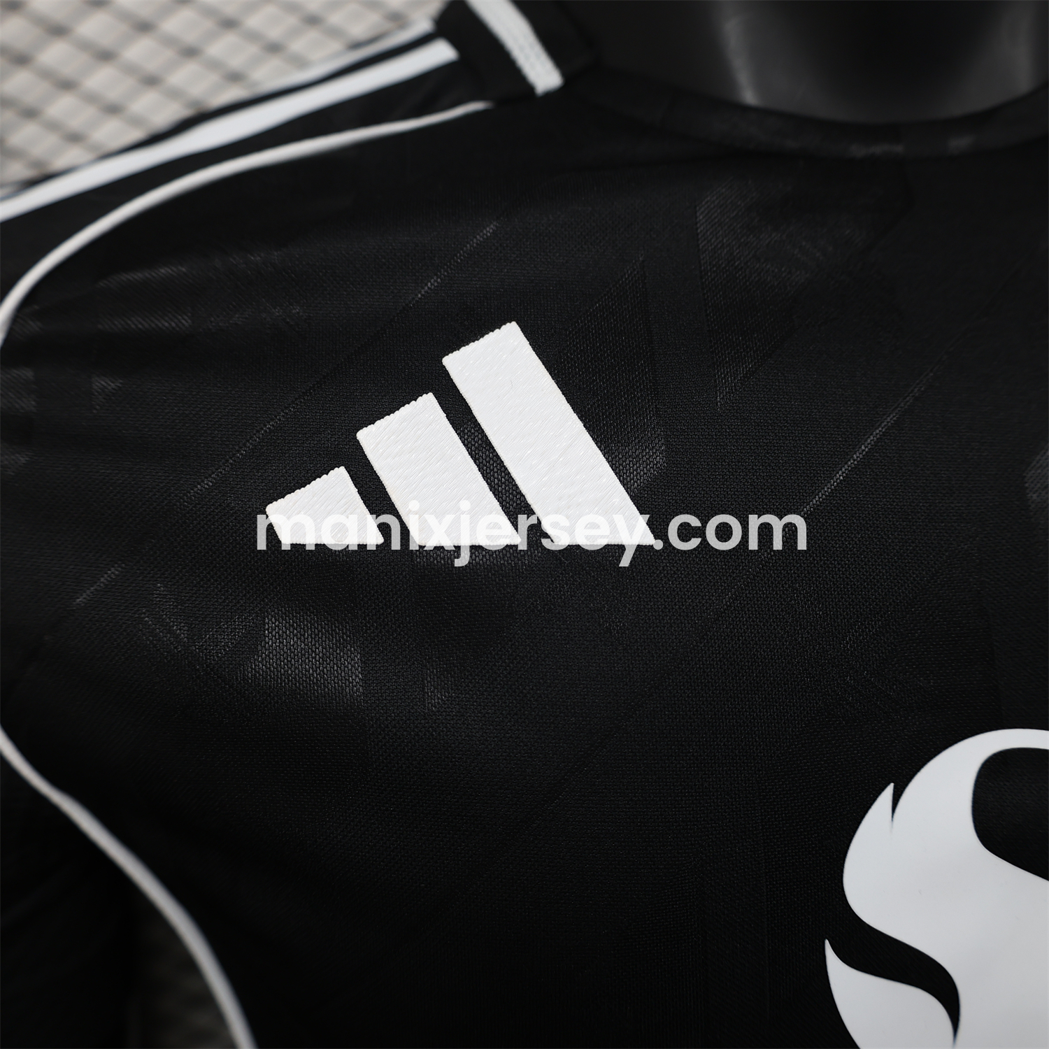 ManixJersey.com | Manchester United 25-26 Black Training Jersey - Player Version -Customize Name, Number and Patch | Worldwide Shipping