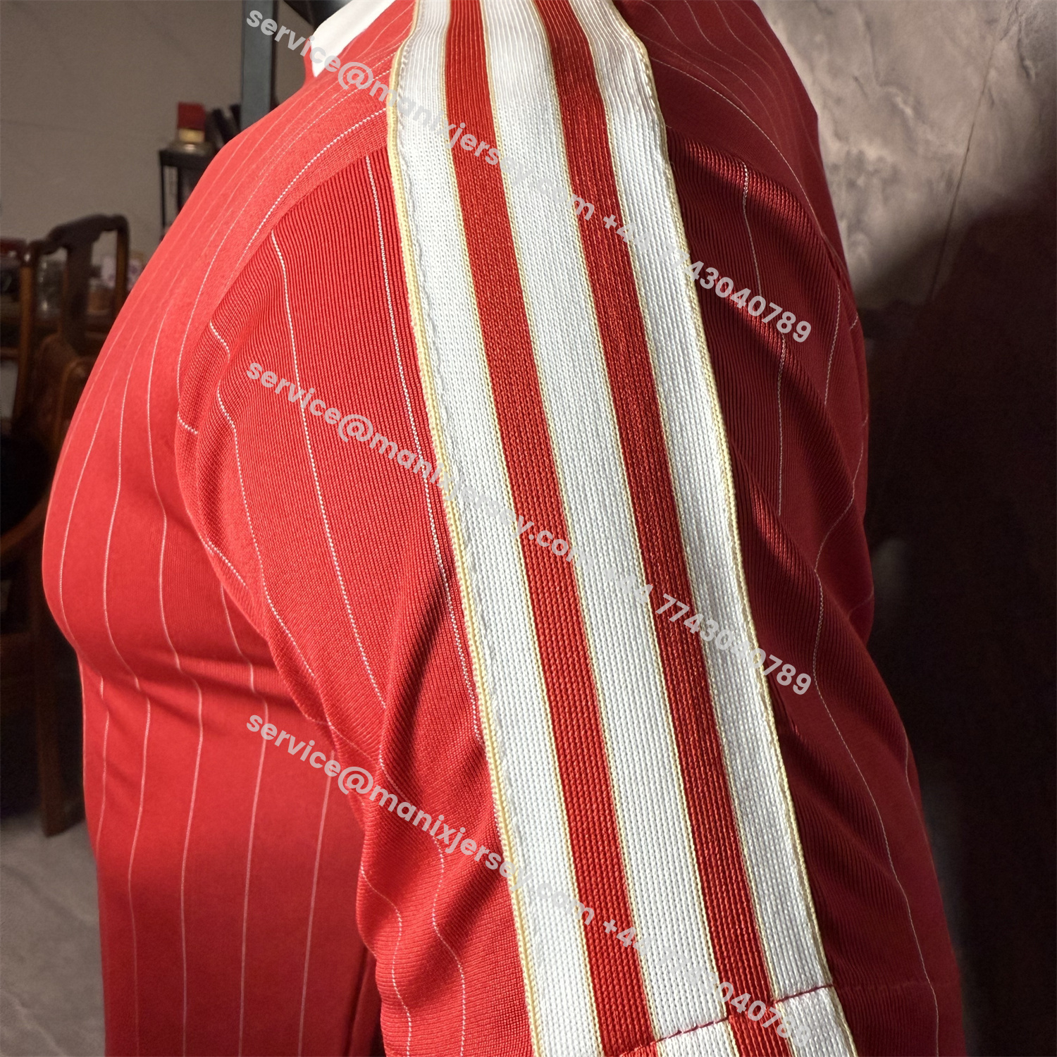 ManixJersey.com | Bayern Munich 25-26 Trefoil Red And White Travel Jersey - Player Version -Customize Name, Number and Patch | Worldwide Shipping