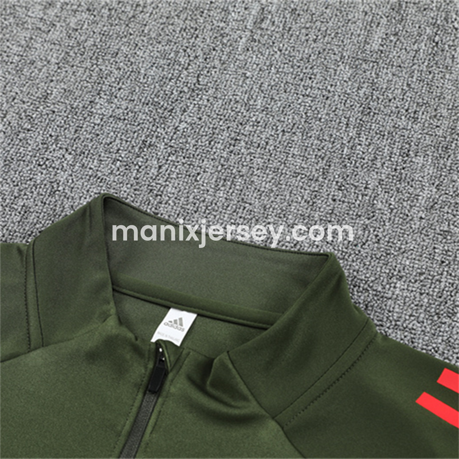 ManixJersey.com | Bayern Munich 25-26 Long Sleeves Training Set - Green Top & Black Pants -Customize Name, Number and Patch | Worldwide Shipping