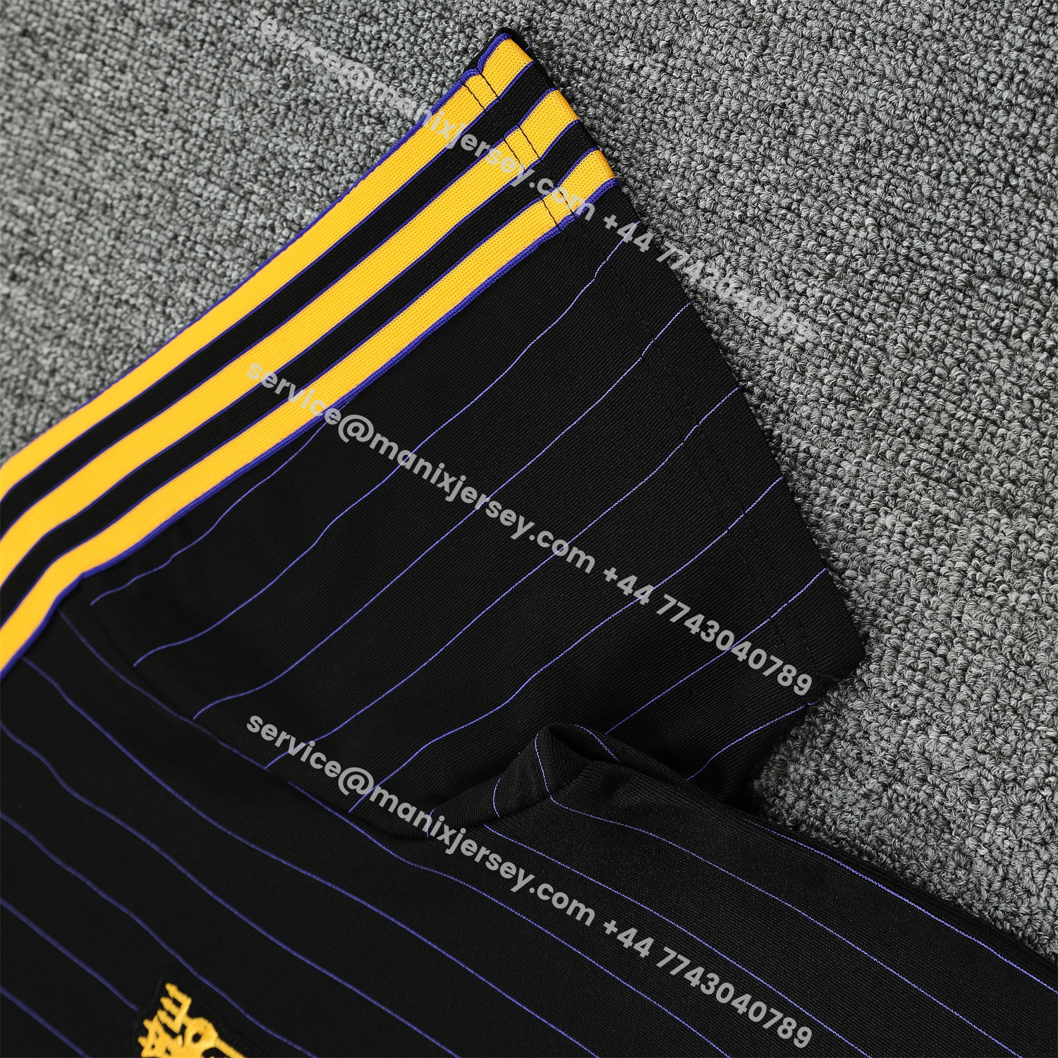 ManixJersey.com | Manchester United 25-26 Short-Sleeve Training Set - Black Top & Black Shorts -Customize Name, Number and Patch | Worldwide Shipping