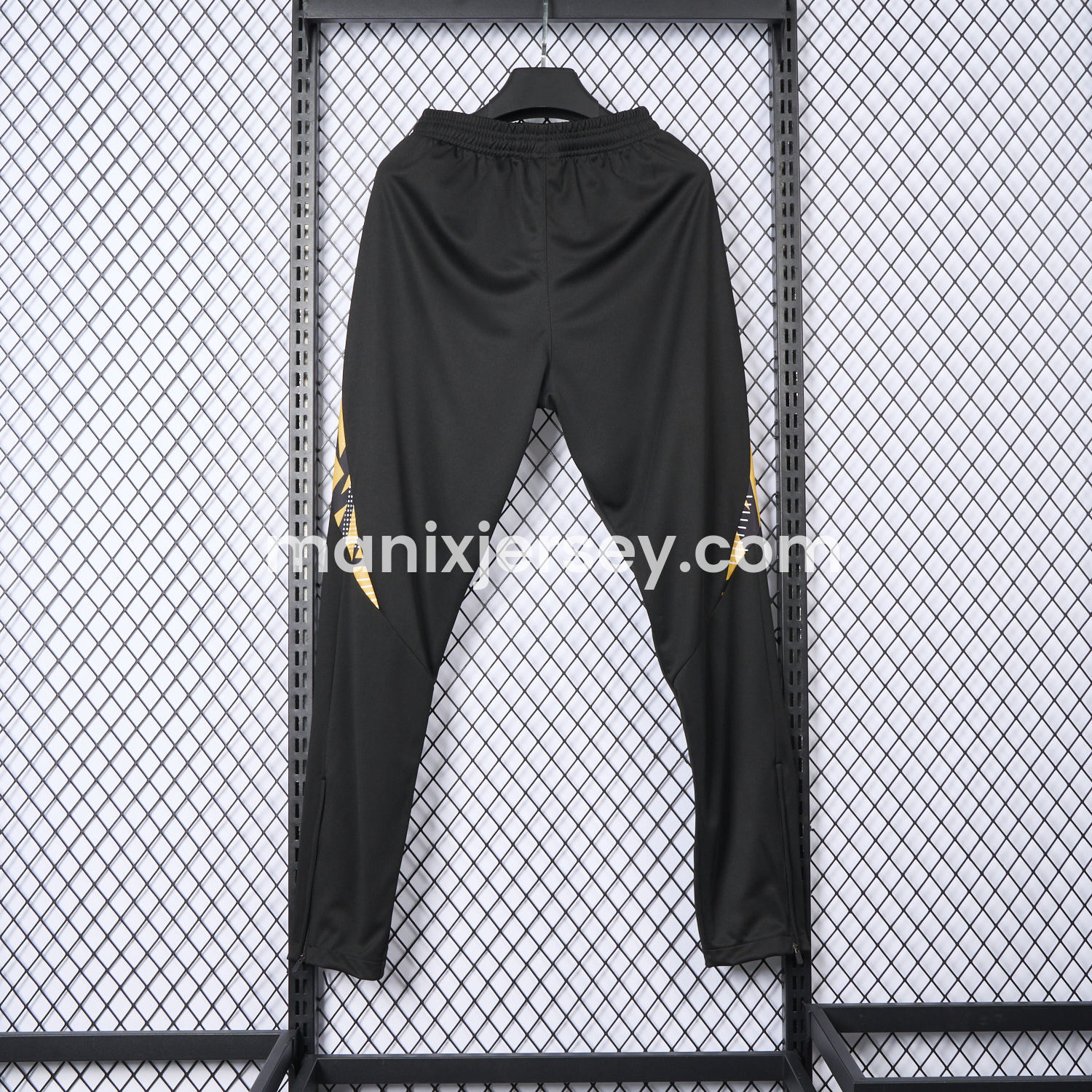 ManixJersey.com | Real Madrid 24-25 Black Training Pants - Player Version -Customize Name, Number and Patch | Worldwide Shipping