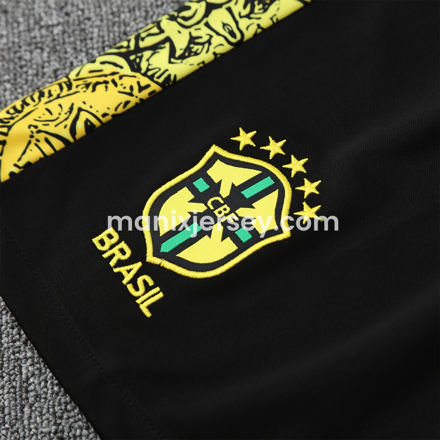 ManixJersey.com | Brazil 25-26 Yellow Jesus Statue Vest Training Set - Yellow Vest & Black Shorts -Customize Name, Number and Patch | Worldwide Shipping