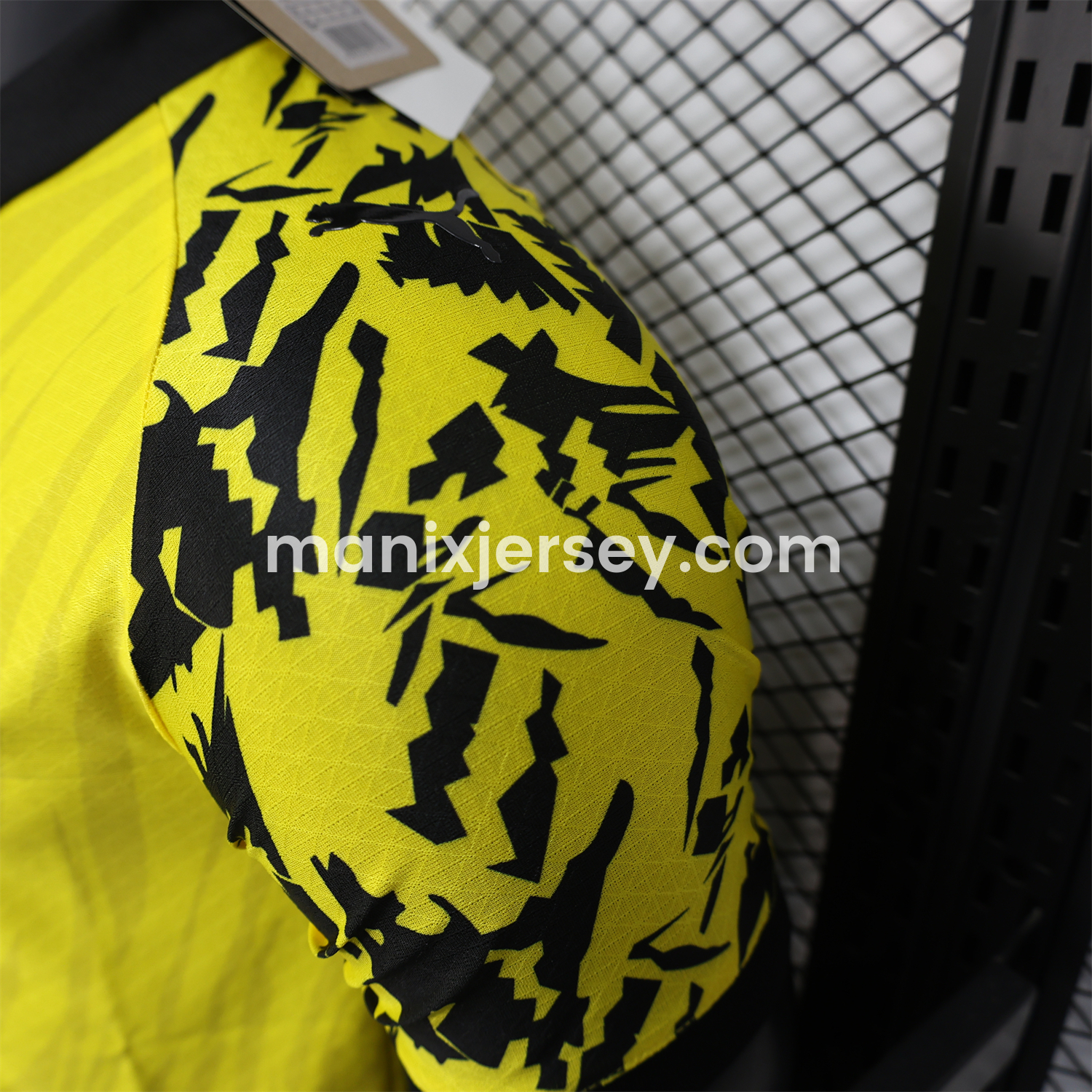 ManixJersey.com | Dortmund 25-26 Yellow POLO Special Edition Jersey - Player Version -Customize Name, Number and Patch | Worldwide Shipping