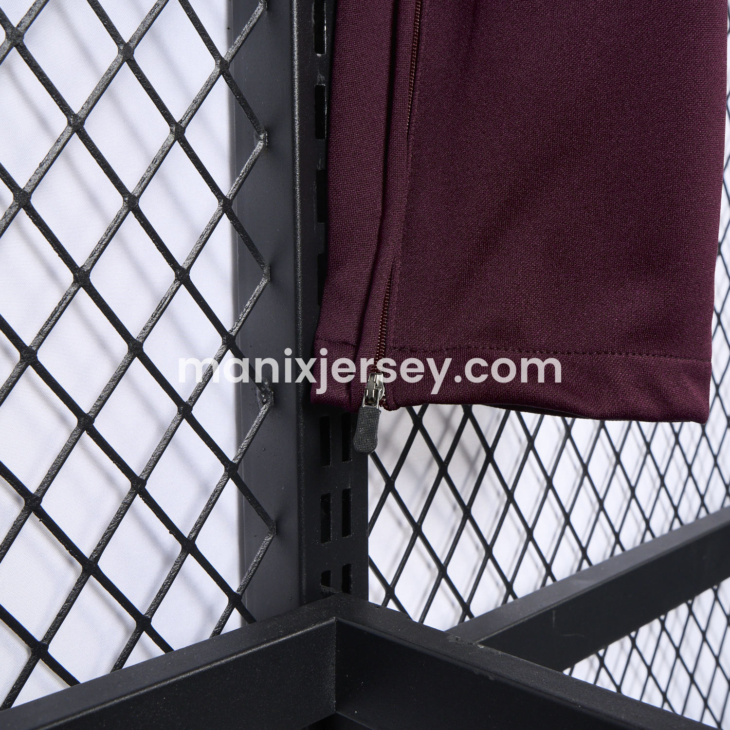 ManixJersey.com | Bayern Munich 24-25 Burgundy Training Pants - Player Version -Customize Name, Number and Patch | Worldwide Shipping