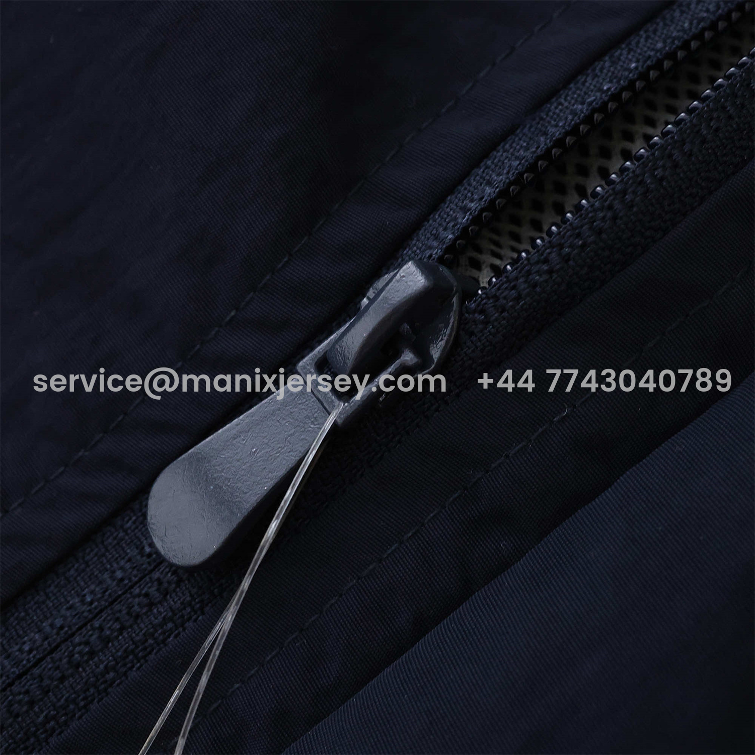 ManixJersey.com | Real Madrid 25-26 Throwback Windbreaker Jacket - Black -Customize Name, Number and Patch | Worldwide Shipping