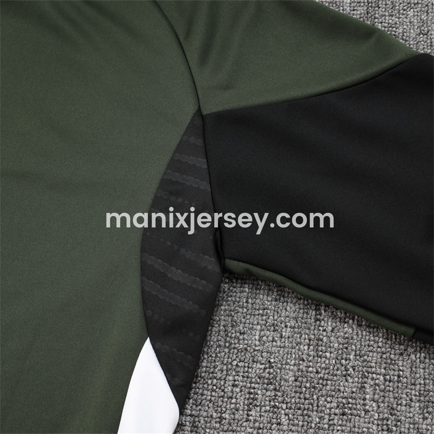 ManixJersey.com | Bayern Munich 25-26 Jacket Training Tracksuit - Army Green Top and Black Pants -Customize Name, Number and Patch | Worldwide Shipping