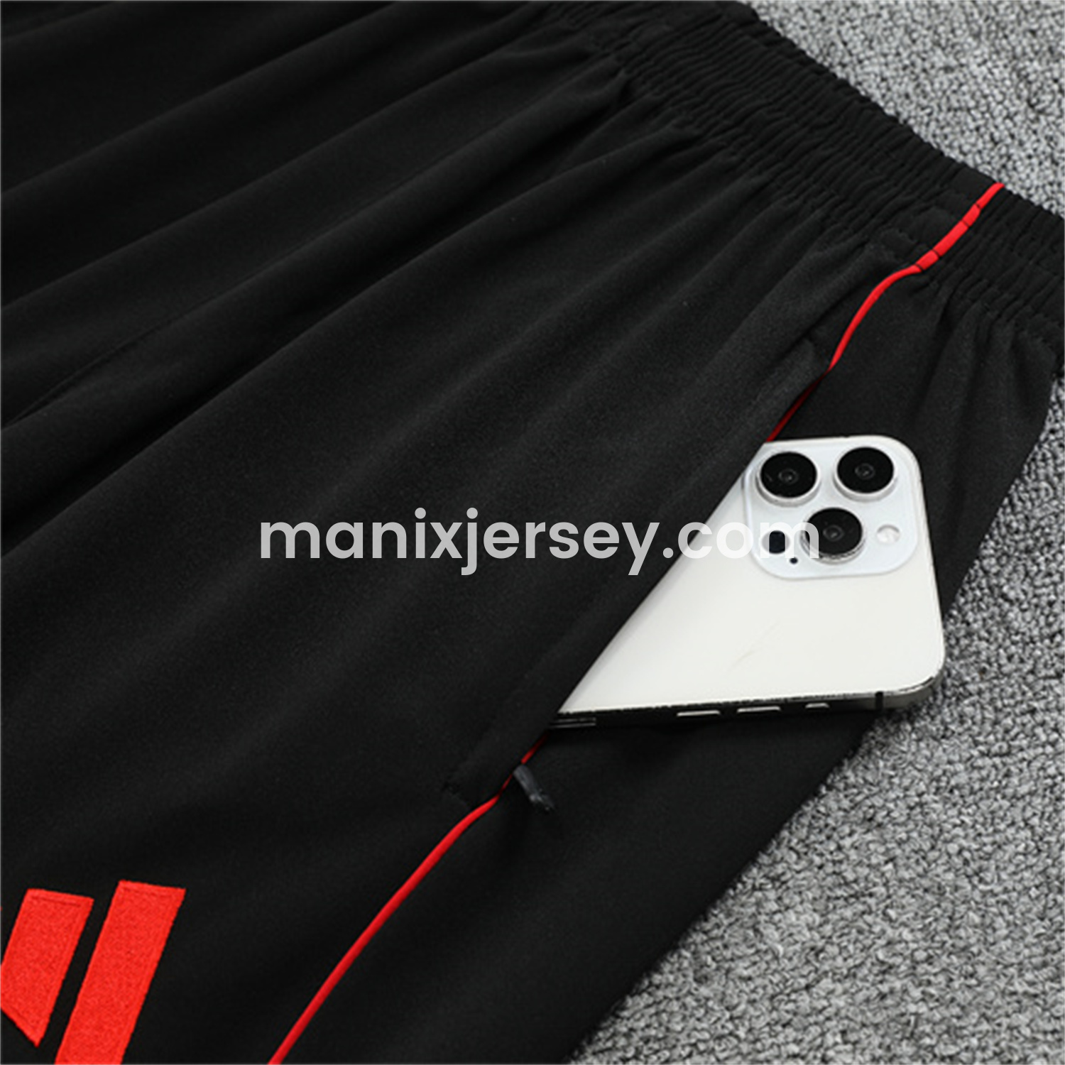 ManixJersey.com | Manchester United 25-26 Long Sleeves Training Set - Red-Black Top & Black Pants -Customize Name, Number and Patch | Worldwide Shipping