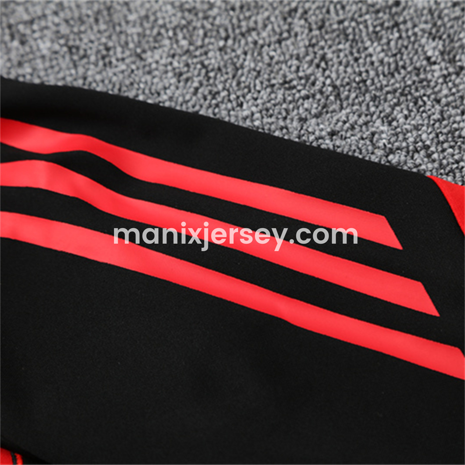 ManixJersey.com | Bayern Munich 25-26 Kid Long Sleeves Training Set - Black Top & Black Pants -Customize Name, Number and Patch | Worldwide Shipping