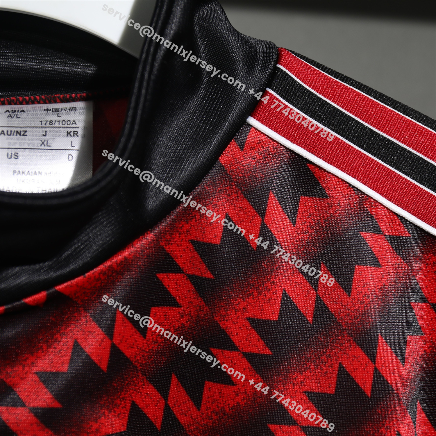 ManixJersey.com | Manchester United 25-26 Training Set - Red Black Top and Black Pants -Customize Name, Number and Patch | Worldwide Shipping