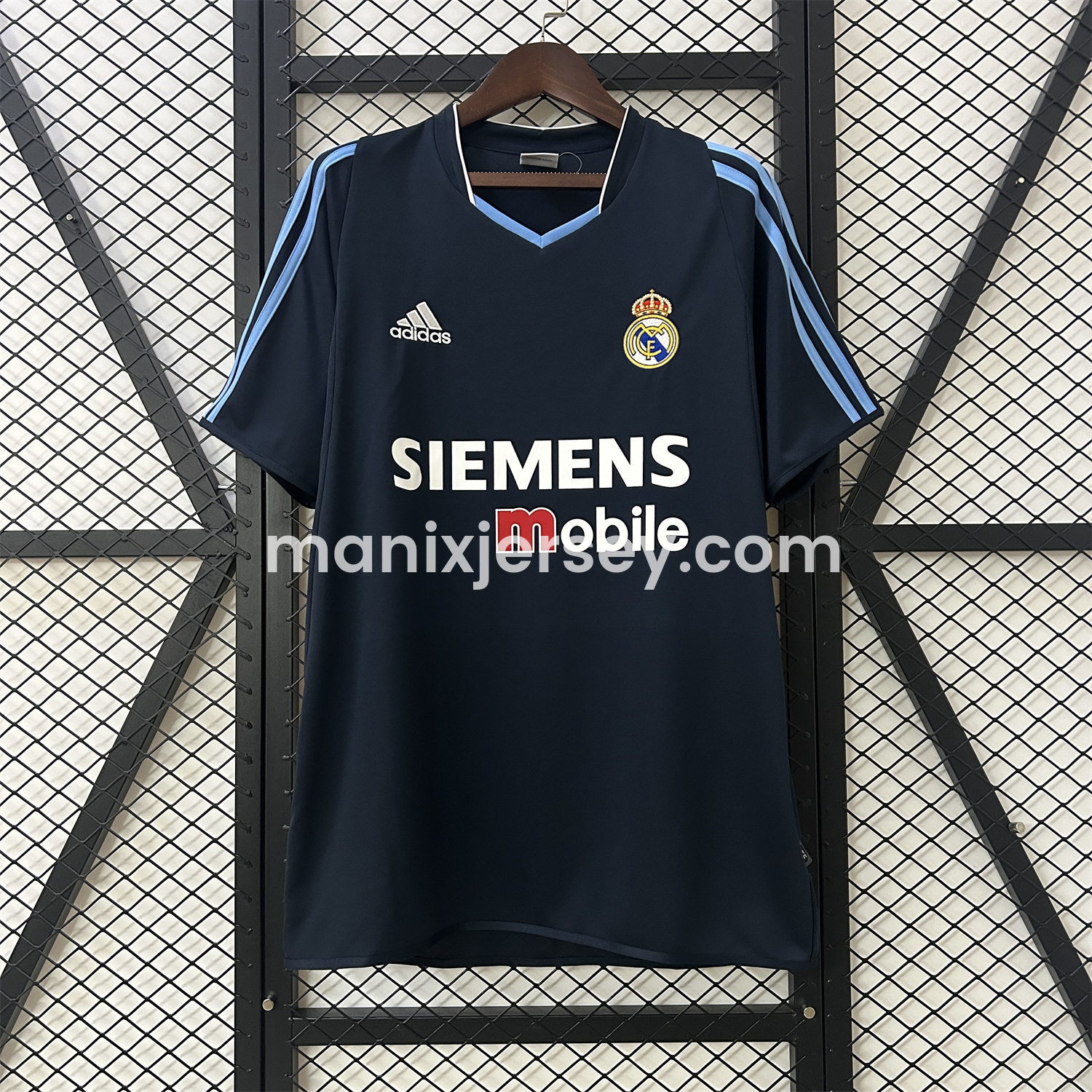 ManixJersey.com | Retro Real Madrid 2003-04 Away Jersey -Customize Name, Number and Patch | Worldwide Shipping