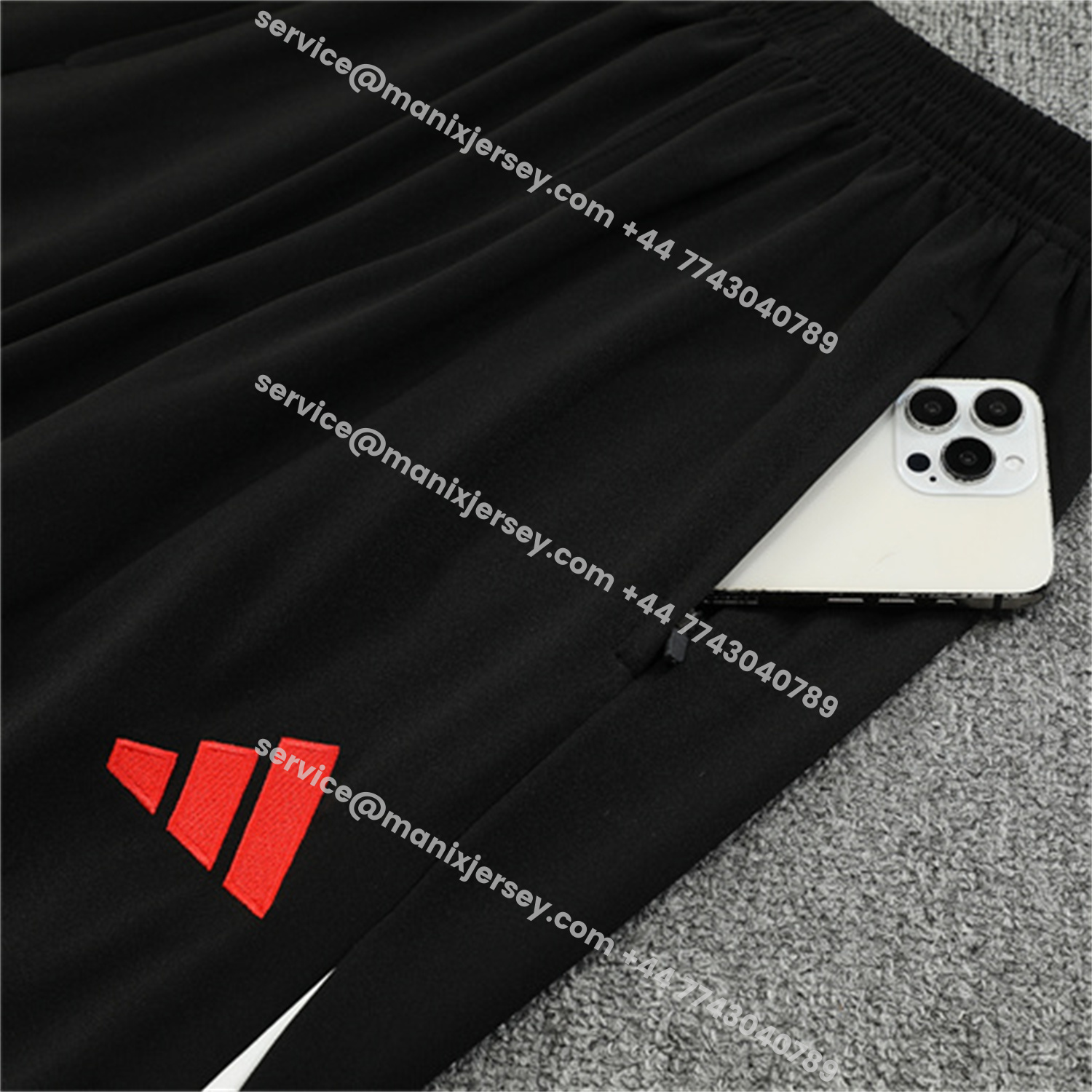 ManixJersey.com | Liver.pool 25-26 Kids Long Sleeve Training Set - Player Version - White Top & Black Pants -Customize Name, Number and Patch | Worldwide Shipping