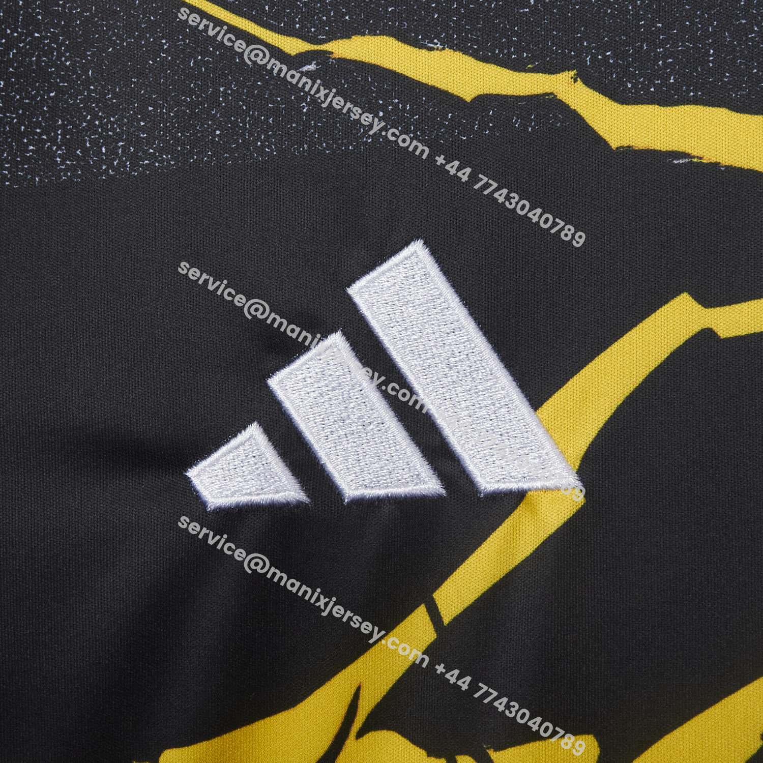 ManixJersey.com | Real Madrid 25-26 Comics Special Jersey - Fans Version -Customize Name, Number and Patch | Worldwide Shipping