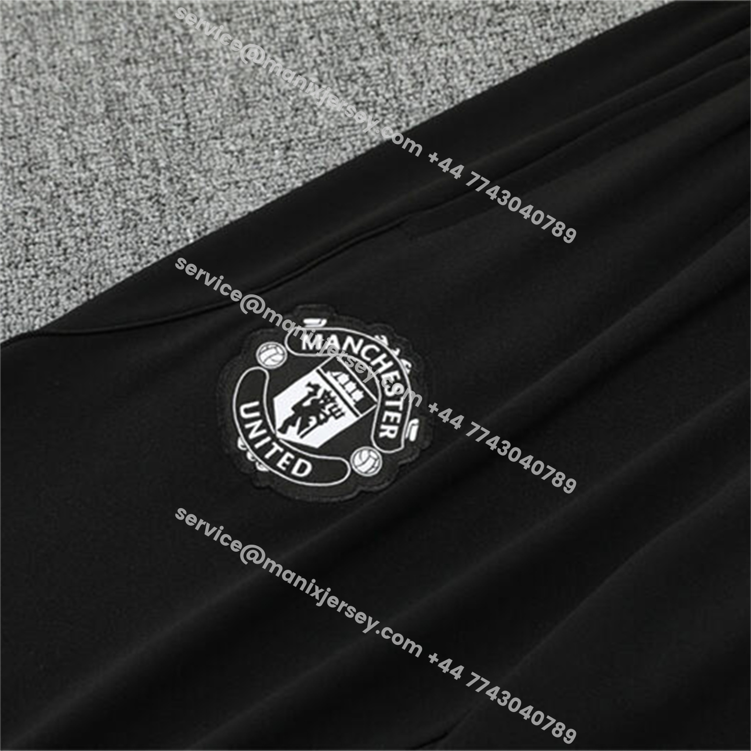 ManixJersey.com | Manchester United 25-26 Long Sleeve Training Set - White Top & Black Pants -Customize Name, Number and Patch | Worldwide Shipping