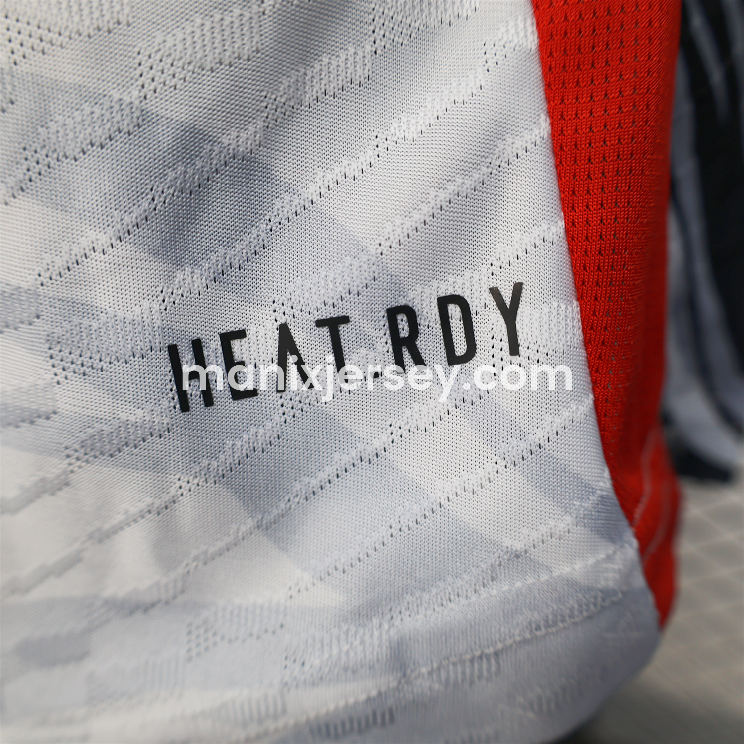 ManixJersey.com | Manchester United 25-26 White Special Edition Jersey - Player Version -Customize Name, Number and Patch | Worldwide Shipping