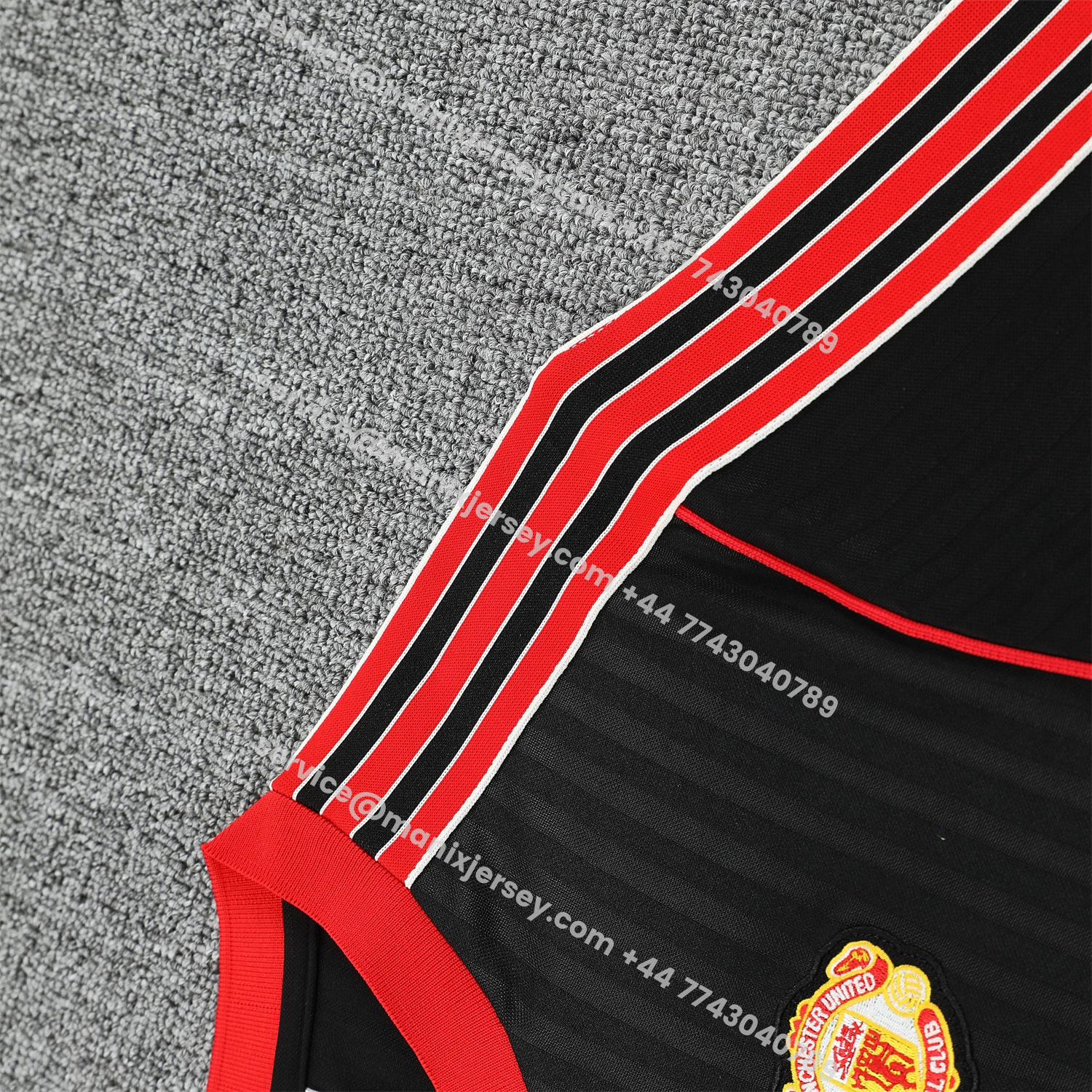 ManixJersey.com | Manchester United 25-26 Short-Sleeve Training Set - Red Lines Black Top & Black Shorts -Customize Name, Number and Patch | Worldwide Shipping
