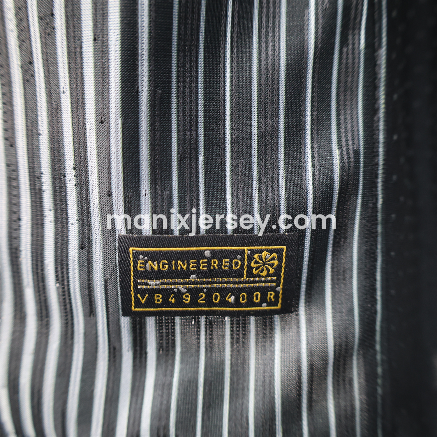 ManixJersey.com | Paris Saint-Germain PSG 25-26 Black GK Goalkeeper Unsponsored Jersey - Player Version -Customize Name, Number and Patch | Worldwide Shipping